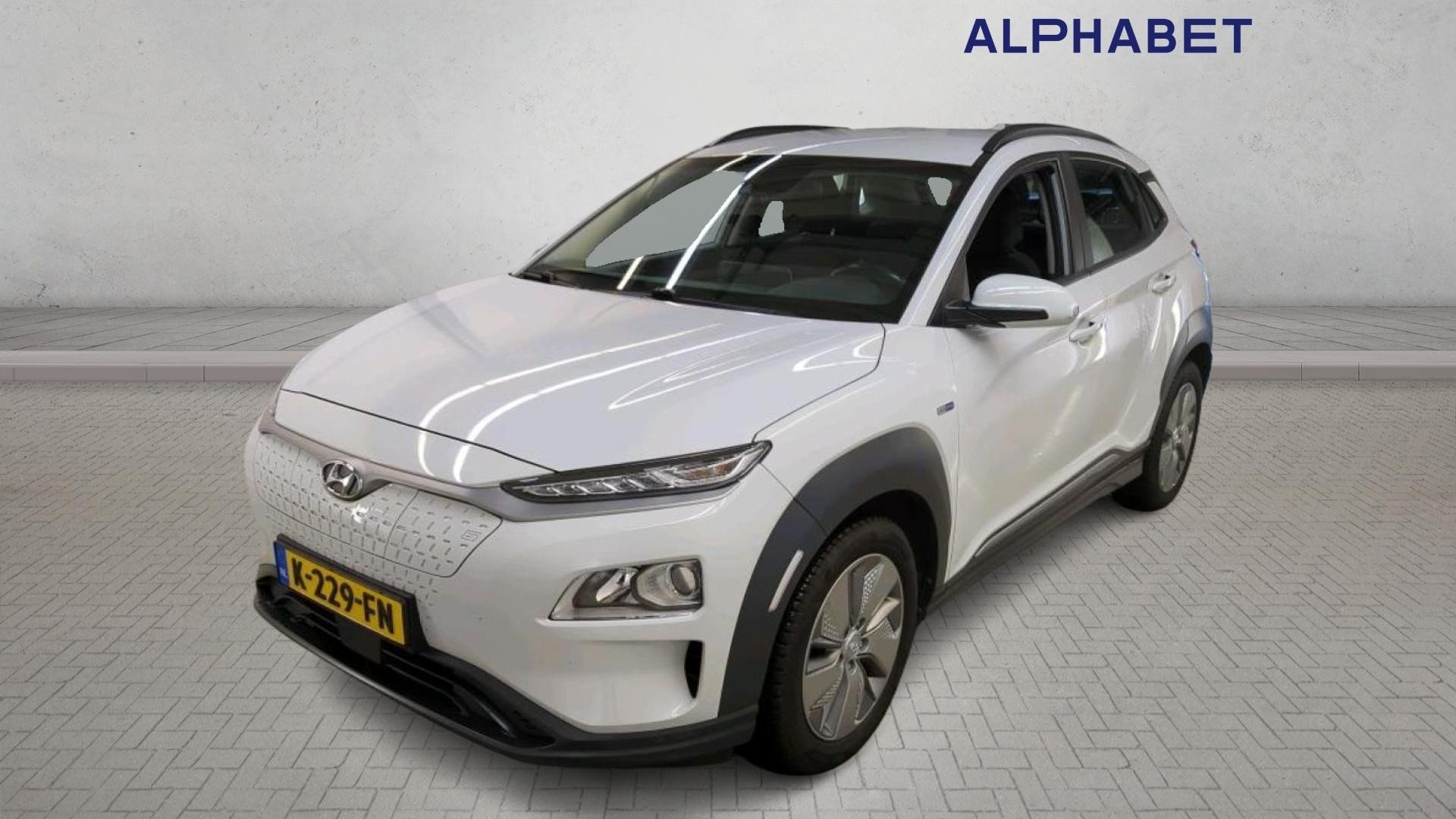 Hyundai Kona 64 kWh - Electric - Automatic - 204 hp - 95.951 km