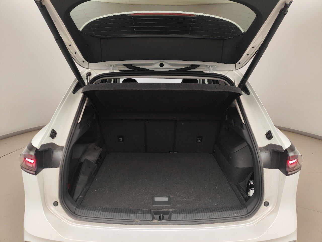 2024 Volkswagen Tiguan   AWD