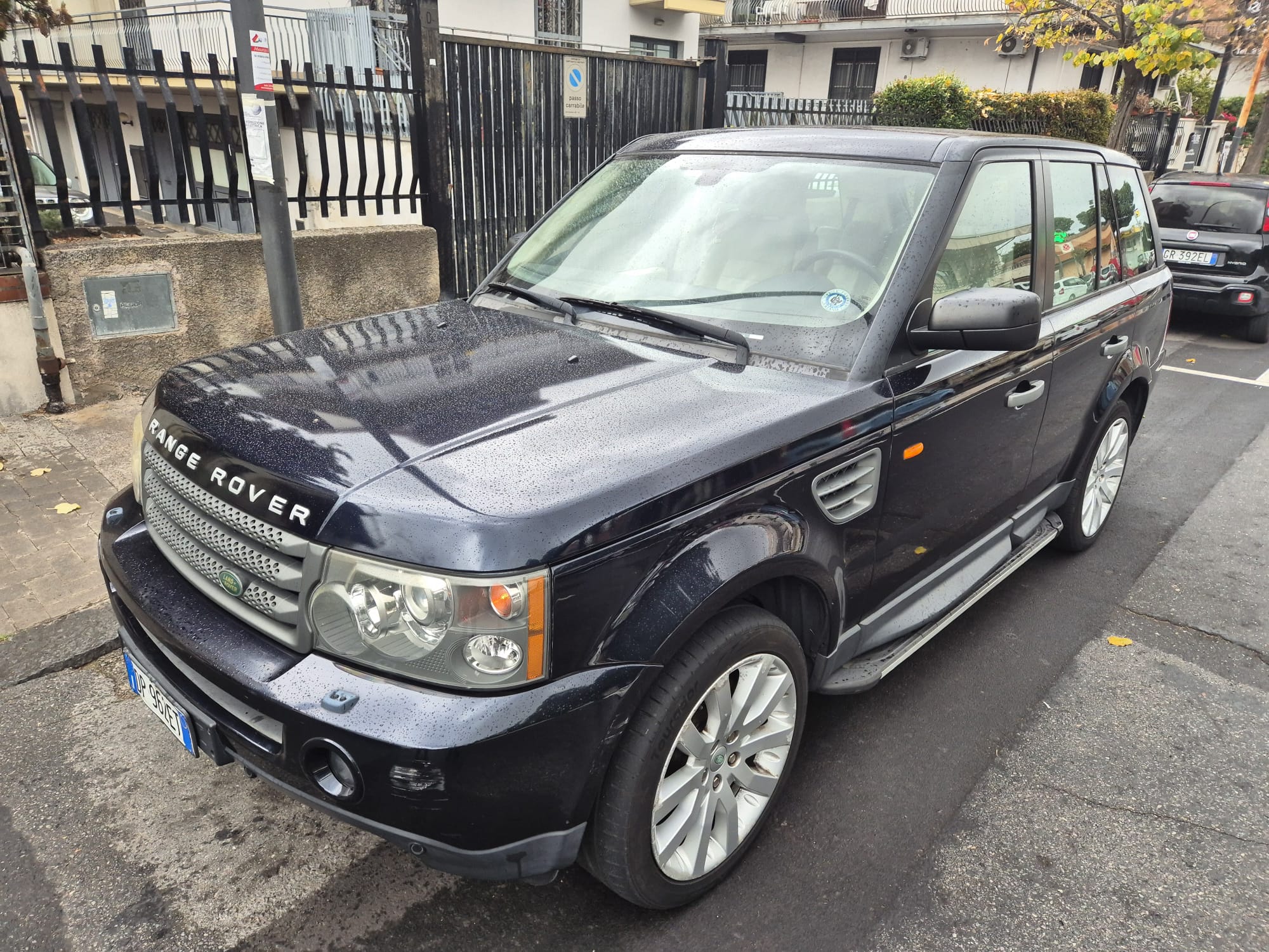 Land Rover Range Rover 2.7 TDV6 HSE - Diesel - Automatic - 190 hp - 111.183 km