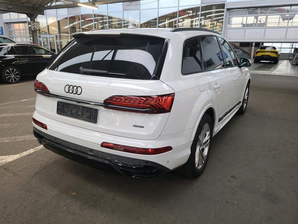 Audi Q7 55 TFSIe S Line - Hybrid - Automatic - 0 hp - 161.254 km