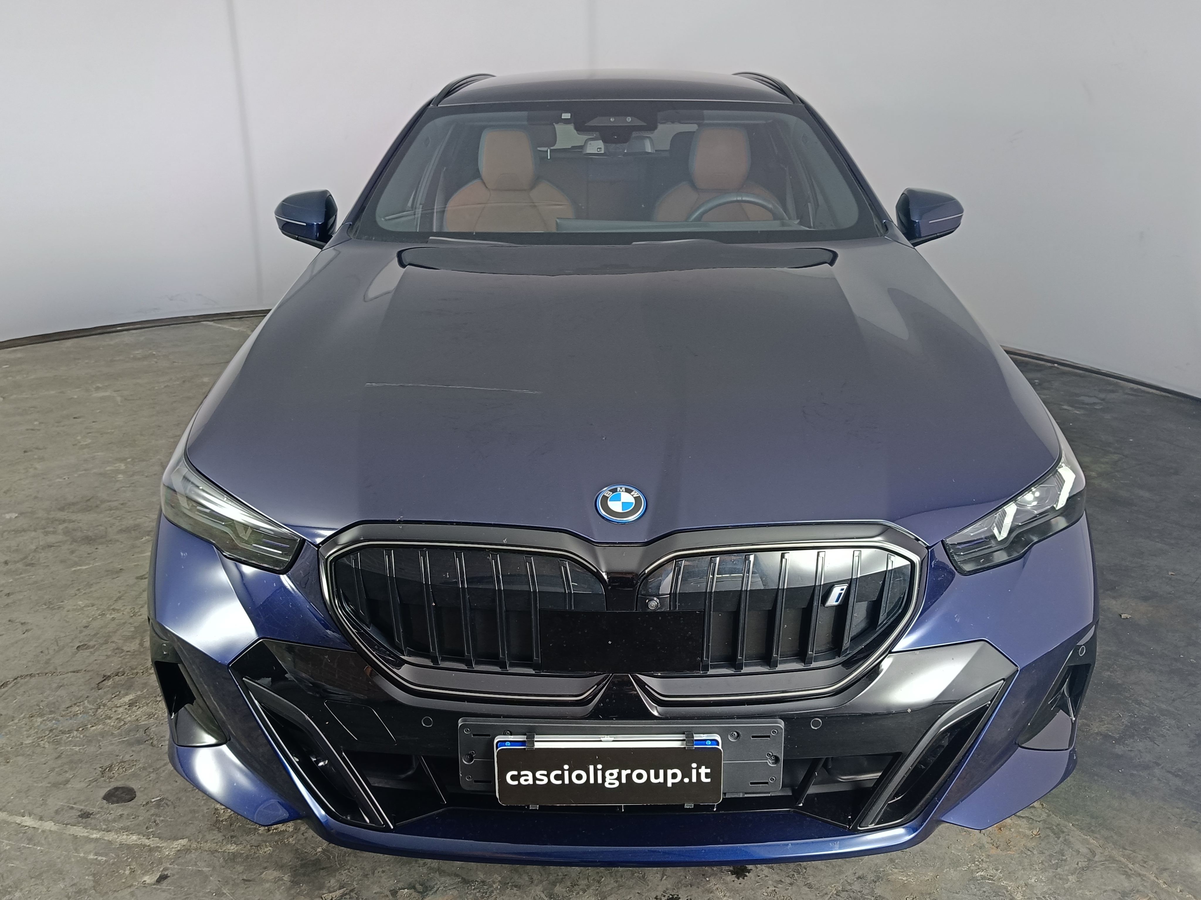 BMW i5 Touring - Electric - Automatic -  hp - 26.584 km