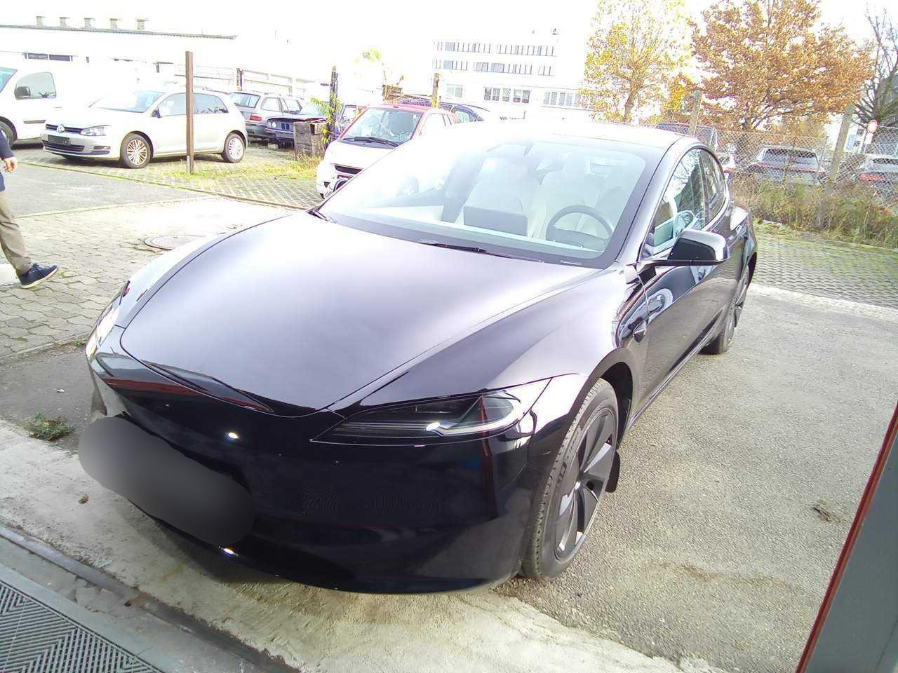 Tesla Model 3 - Electric - Automatic - 283 hp - 66.314 km