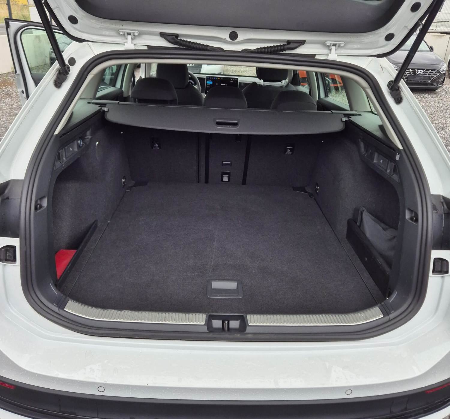 2025 Volkswagen Passat   