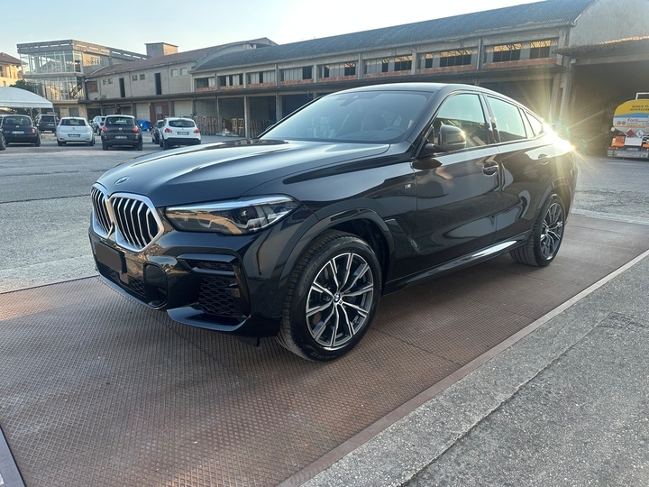 2023 BMW X6   AWD