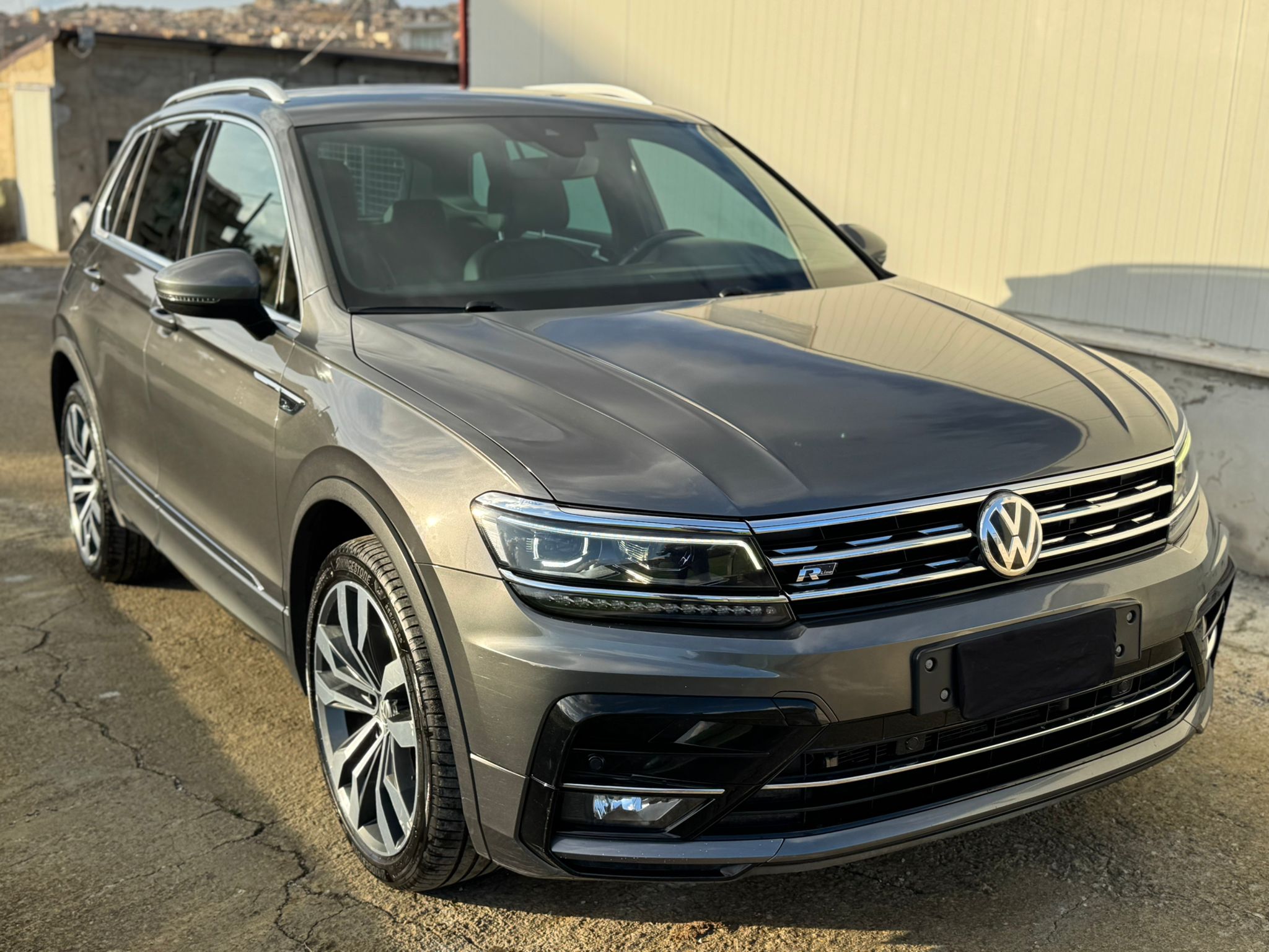 Volkswagen Tiguan 2.0 TDI R-Line - 4Motion - Diesel - Automatic - 240 hp - 168.254 km R-Line