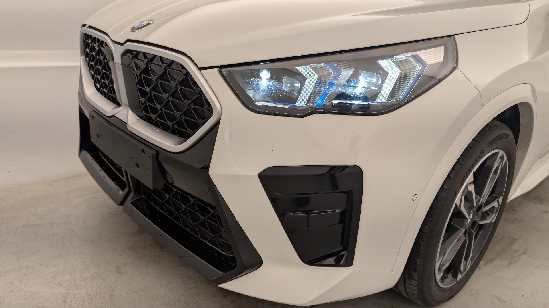 2025 BMW X2   