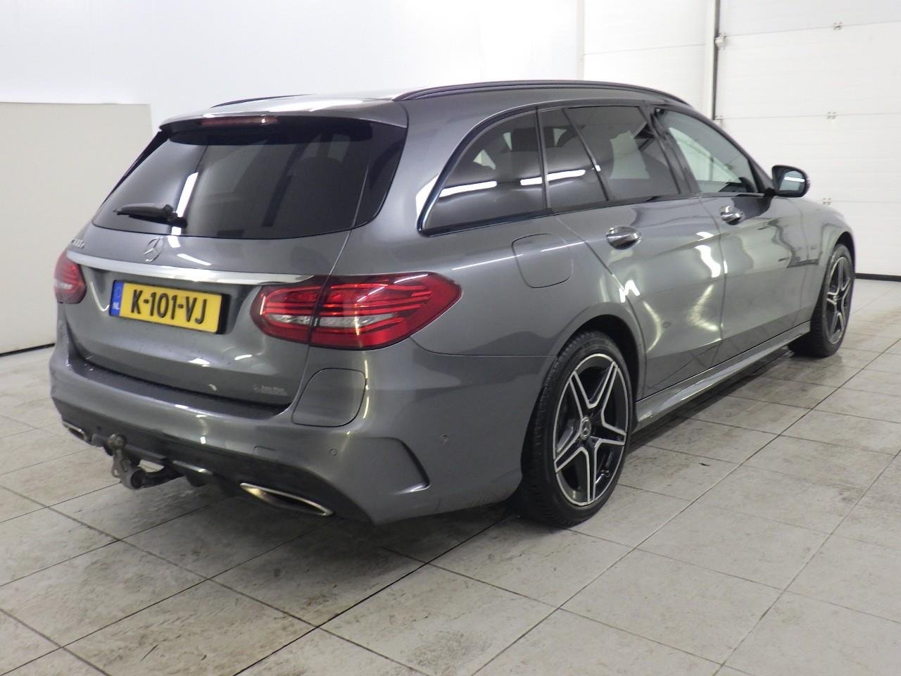 Mercedes-Benz C 300e Business Solution AMG - 211 hp - 272.016 km