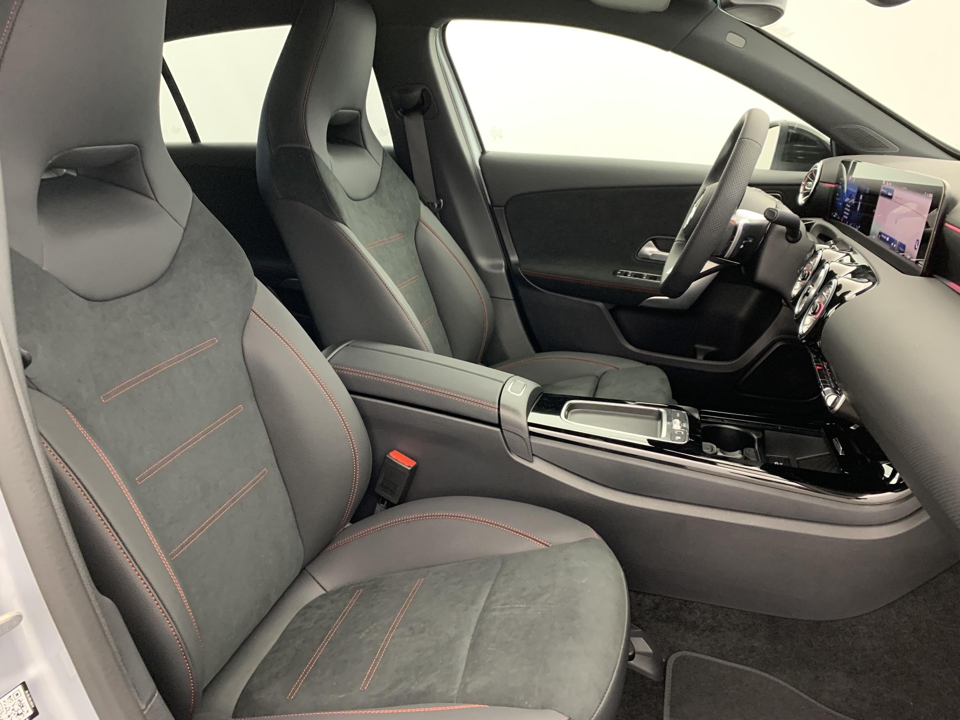 2025 Mercedes-Benz A   