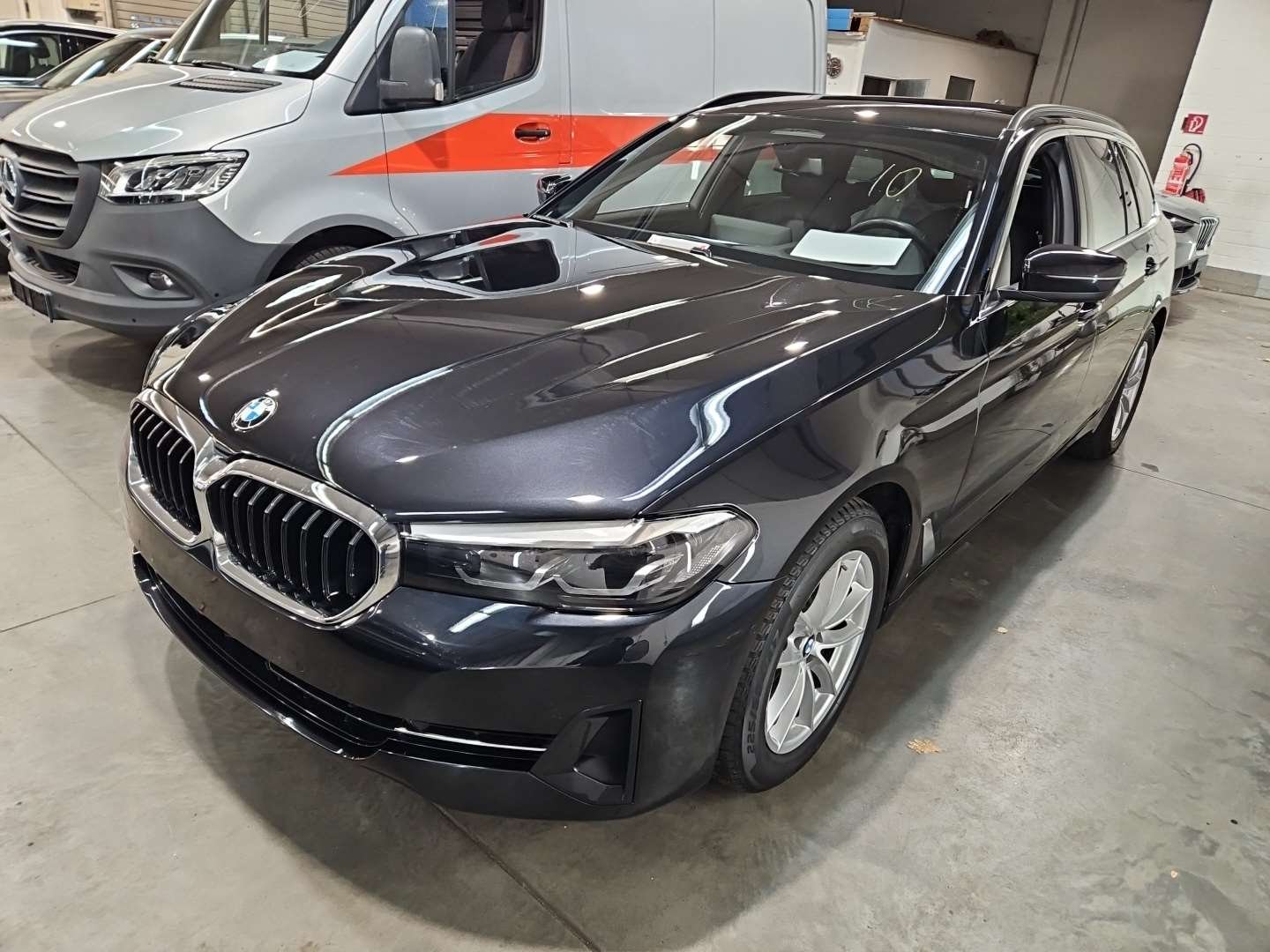 BMW 5 Series Touring 520d - Diesel - Automatic - 190 hp - 80.173 km