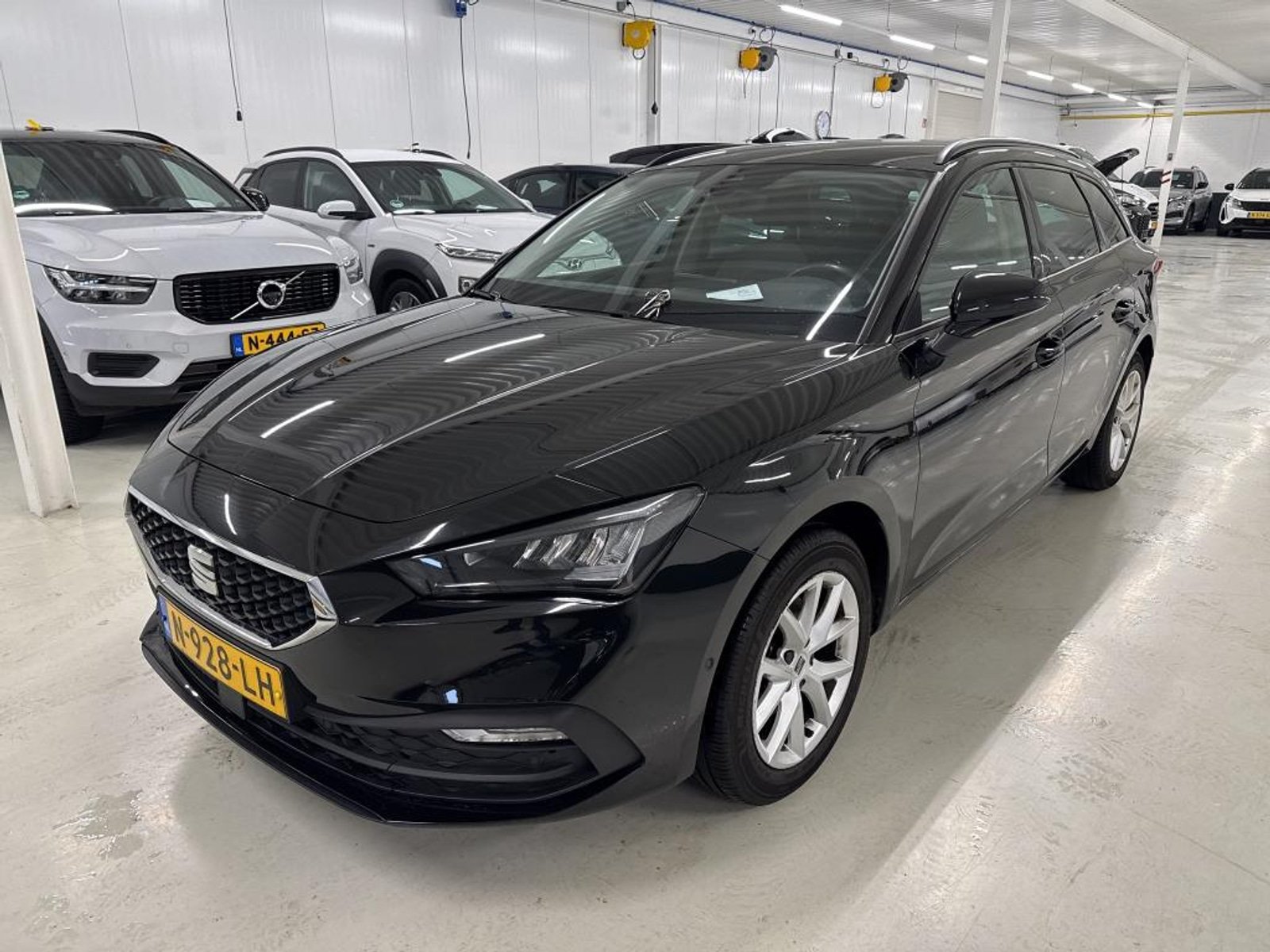 Seat Leon 1.0 TSI Style Business - Petrol - Manual - 110 hp - 122.147 km