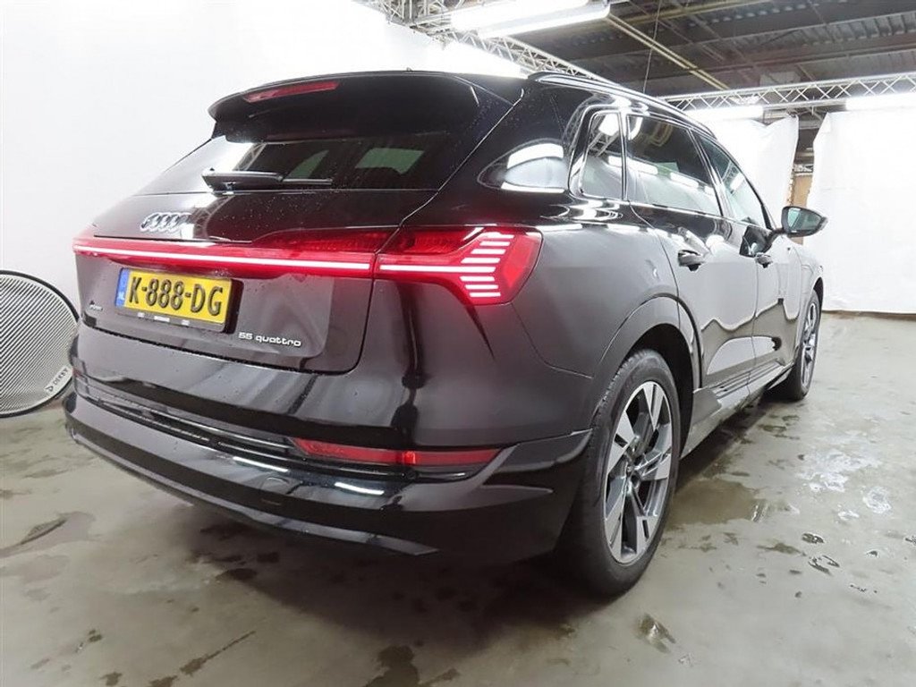Audi E-tron 55 Business - Quattro - Electric - Automatic - 408 hp - 171.886 km