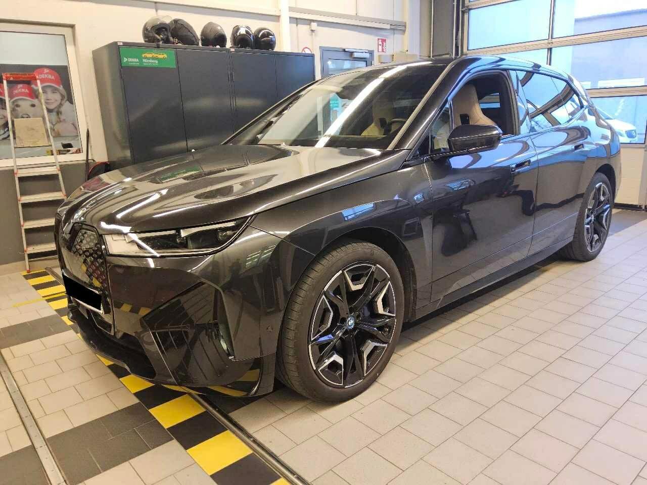 BMW iX 40 - xDrive - Electric - Automatic - 326 hp - 41.233 km