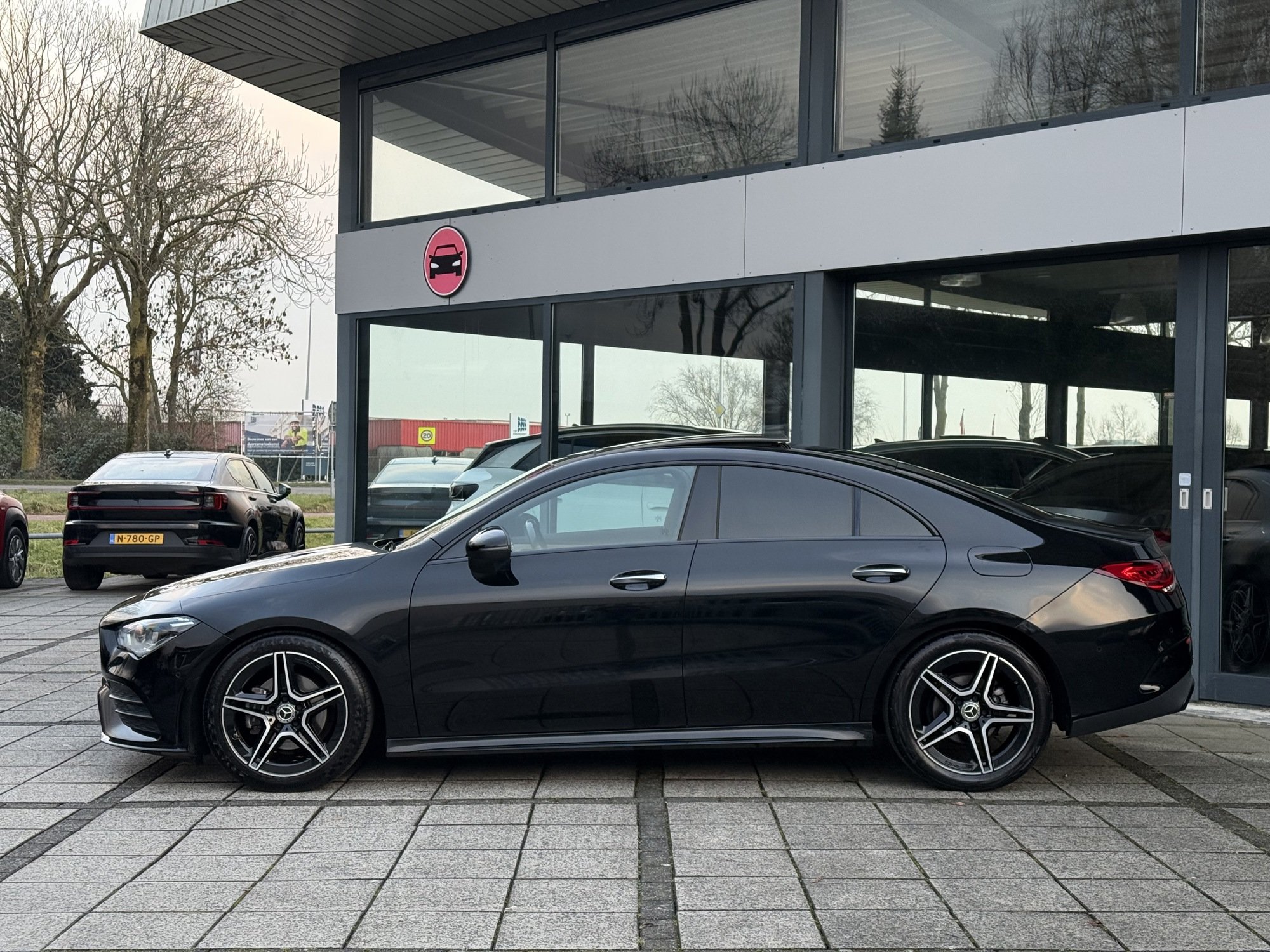 Mercedes-Benz CLA 180 Business Solution AMG - Petrol - Automatic - 136 hp - 215.184 km