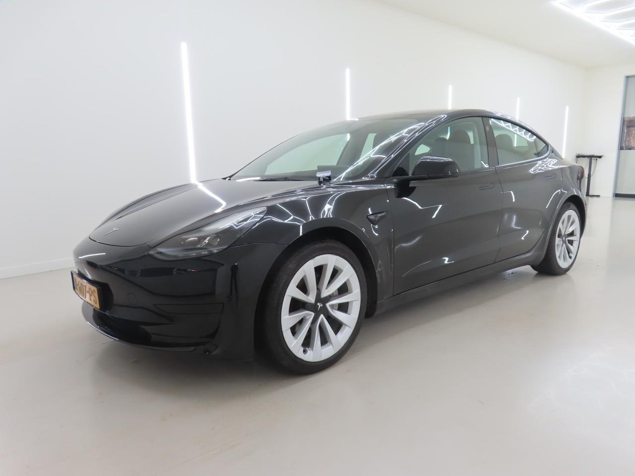 Tesla Model 3 Standard Range Plus 60 kWh - Electric - Automatic - 238 hp - 158.287 km
