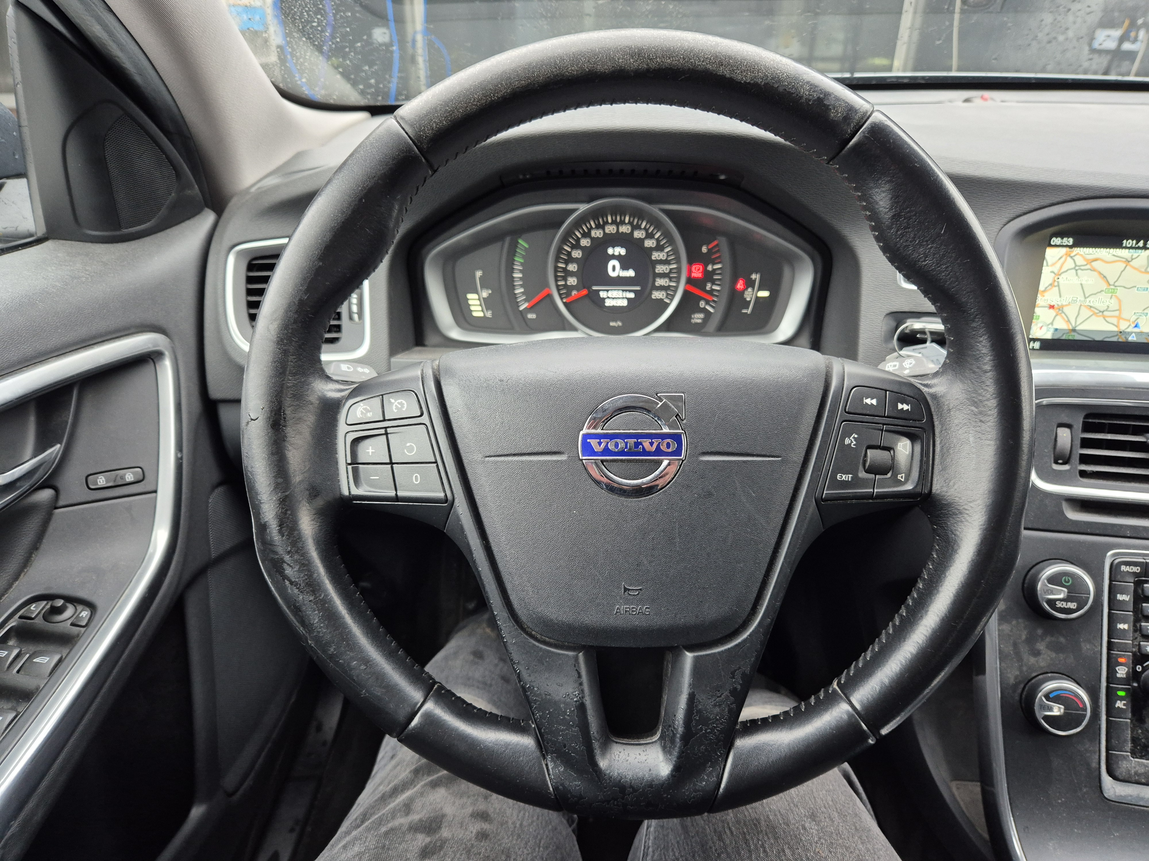 Volvo V60 D2 Kinetic - Diesel - Manual - 120 hp - 234.353 km