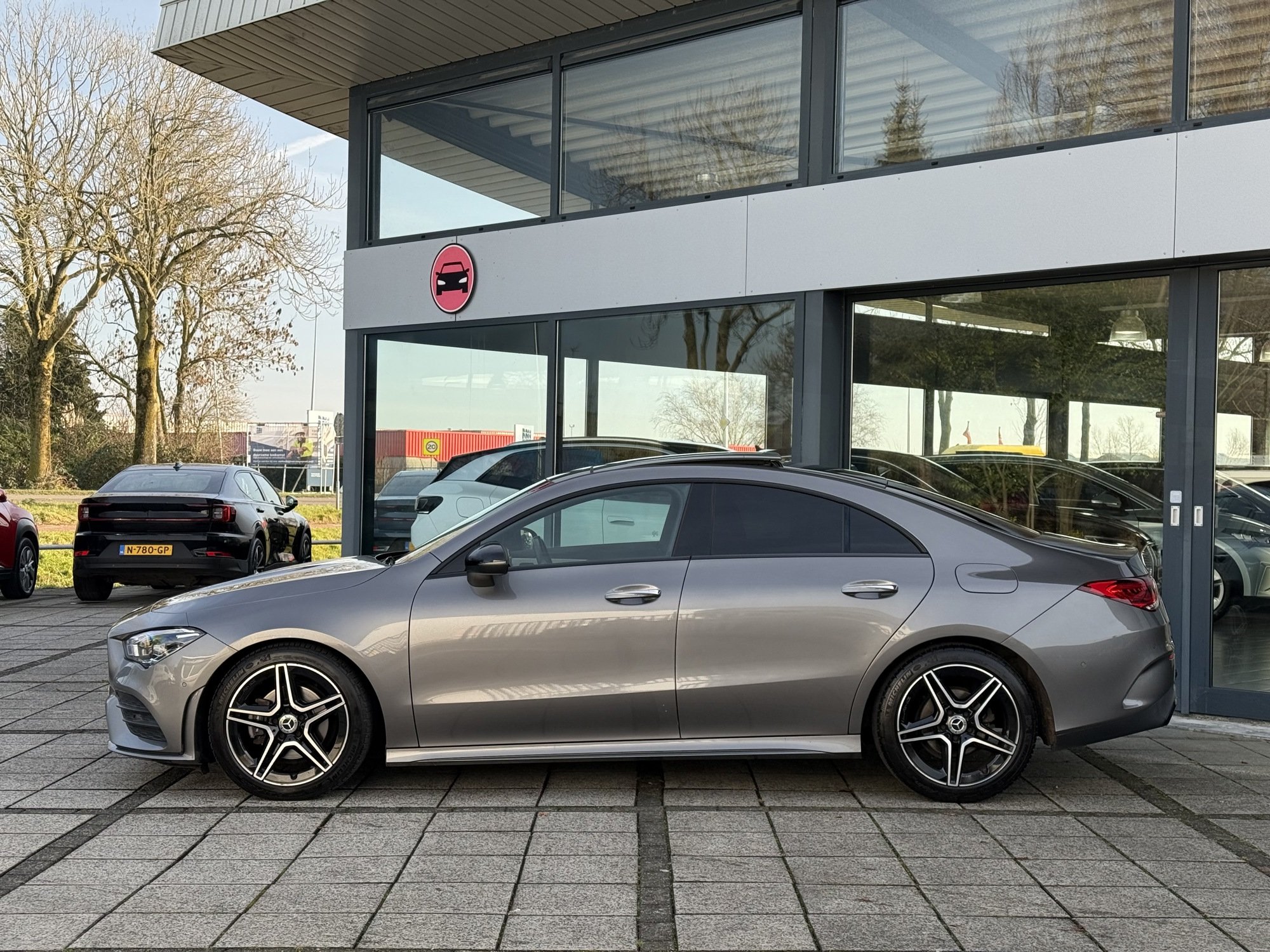 Mercedes-Benz CLA 180 Business Solution AMG - Petrol - Automatic - 136 hp - 189.386 km