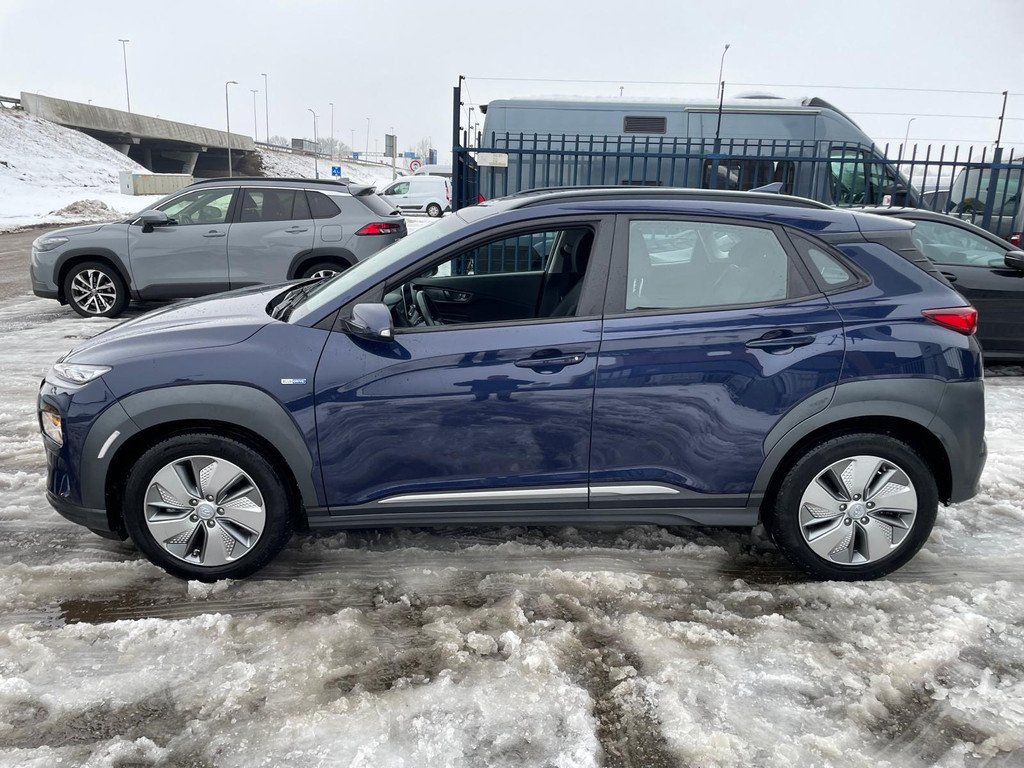 Hyundai Kona 64 kWh - Electric - Automatic - 204 hp - 84.424 km