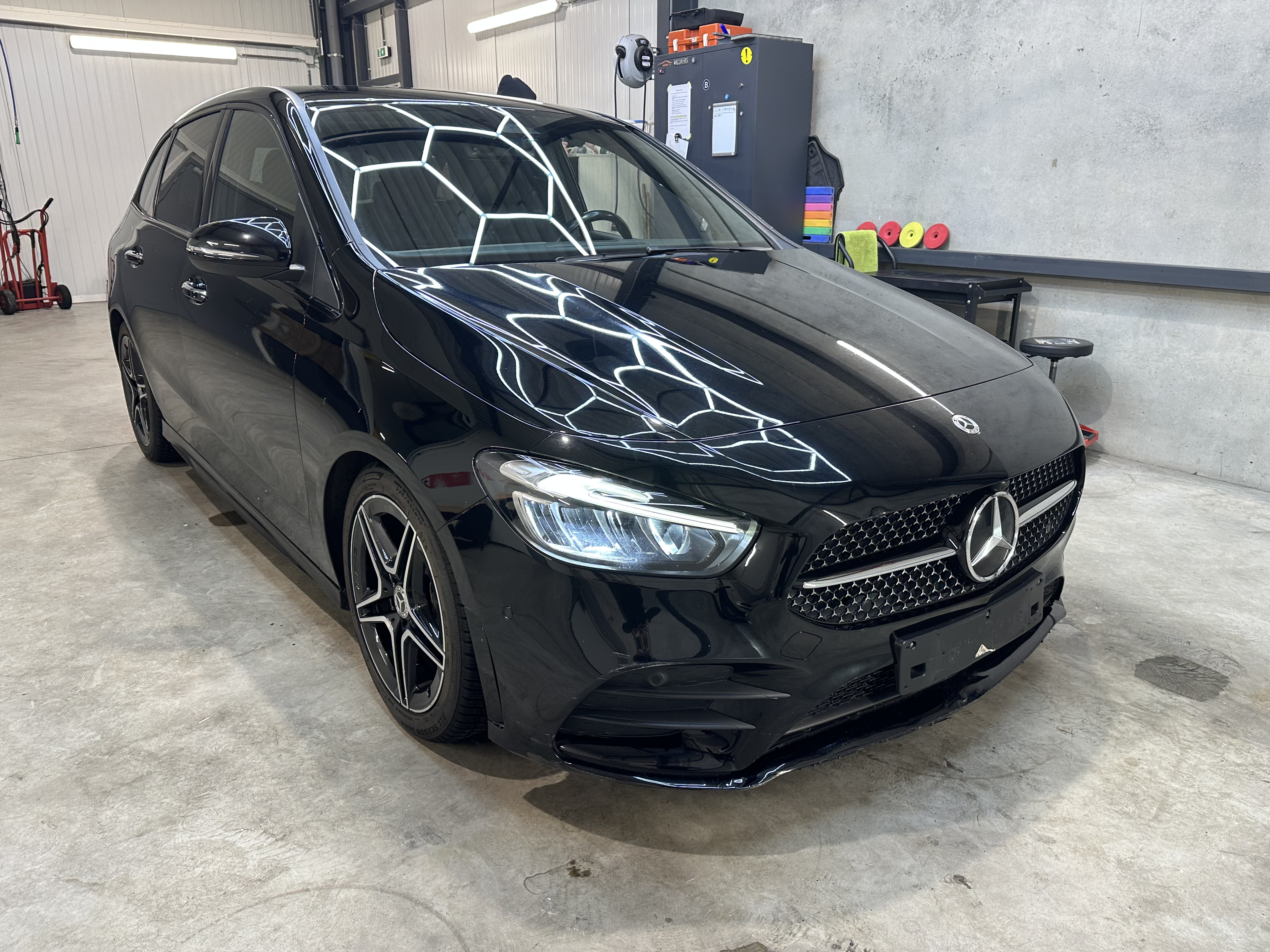 Mercedes-Benz B 180d AMG Line - Diesel - Automatic - 116 hp - 215.049 km AMG Line