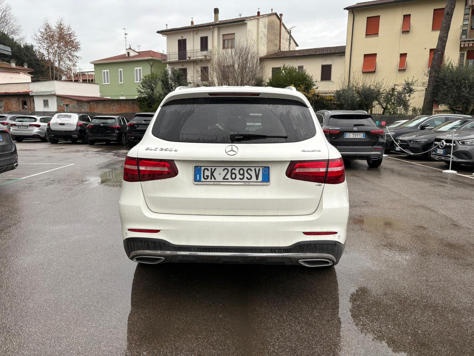 Mercedes-Benz GLC 250d Premium - Diesel - Automatic - 204 hp - 180.581 km