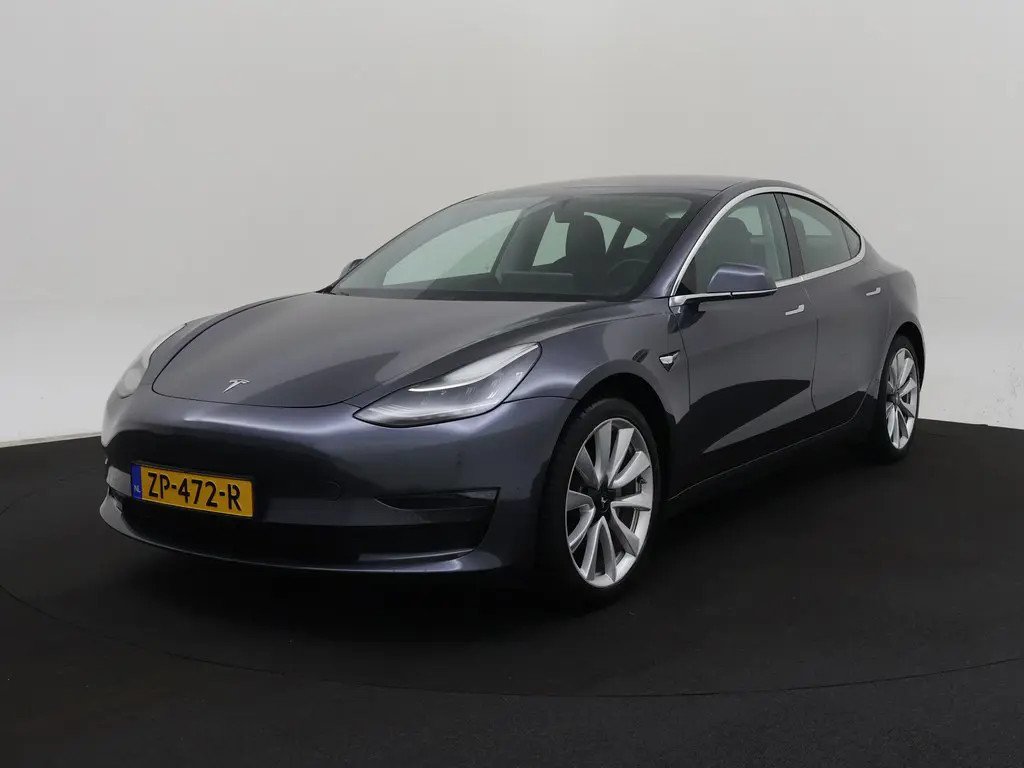 Tesla Model 3 75 kWh - Electric - Automatic - 351 hp - 189.998 km