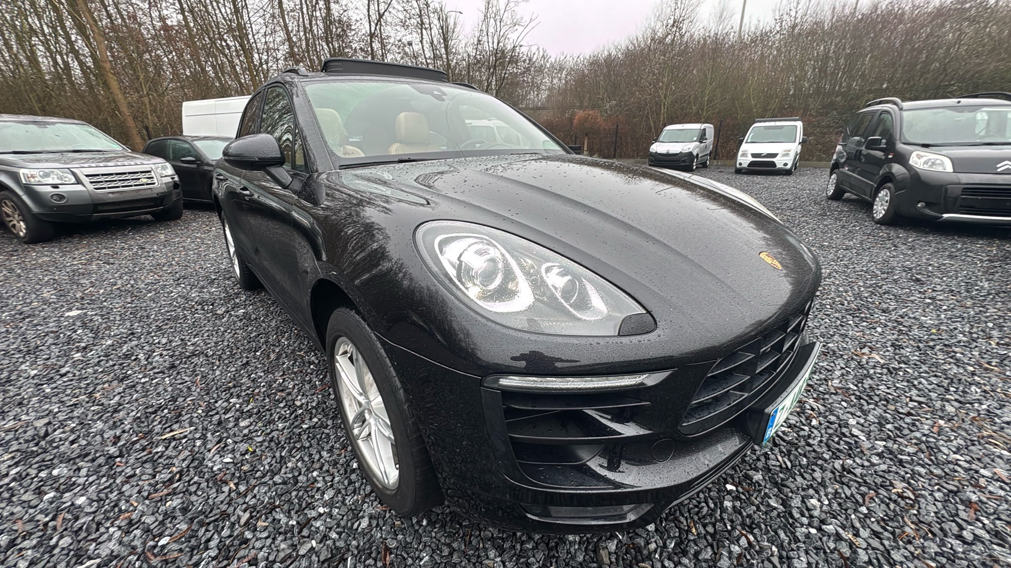 Porsche Macan 2.0 - AWD - Petrol - Automatic - 251 hp - 151.746 km 