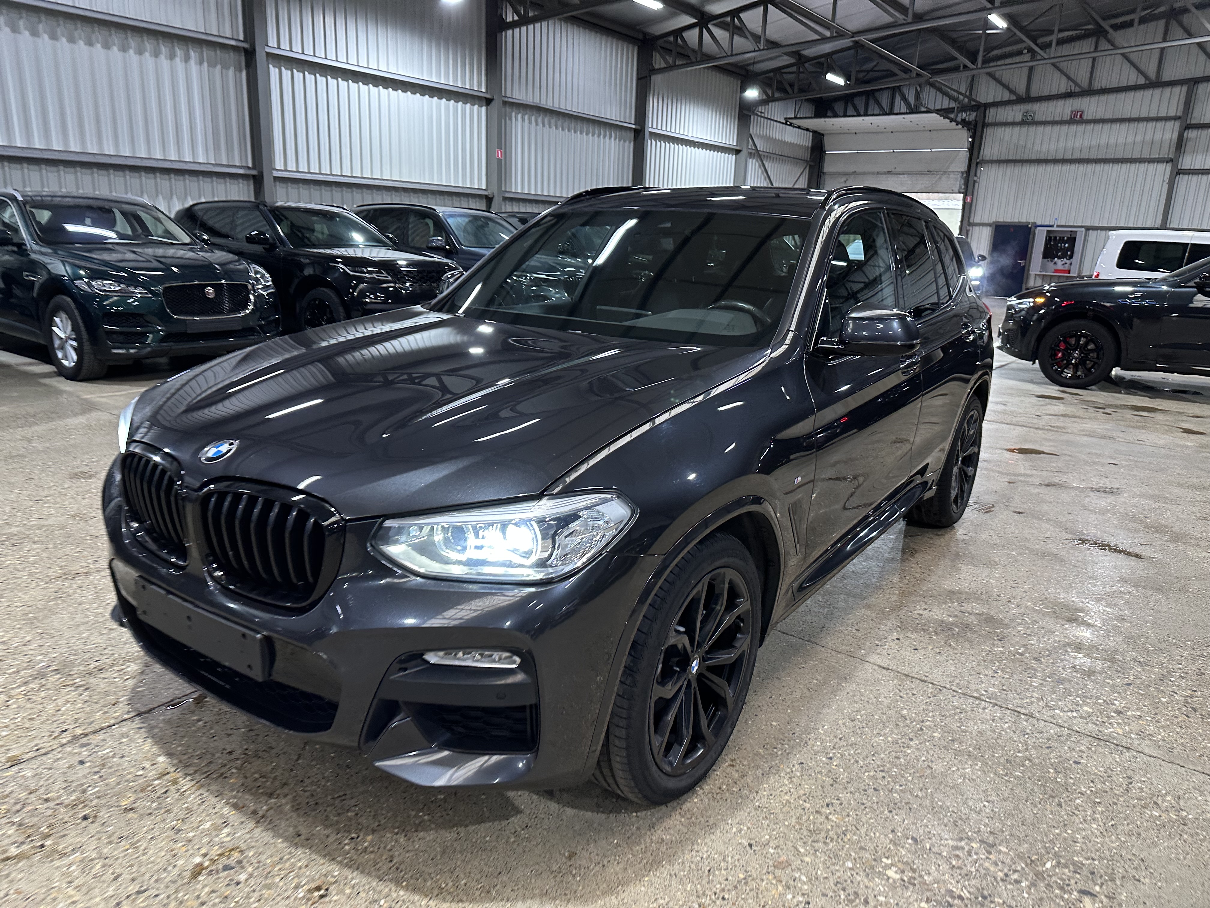 BMW X3 18 - Diesel - Automatic - 136 hp - 303.618 km