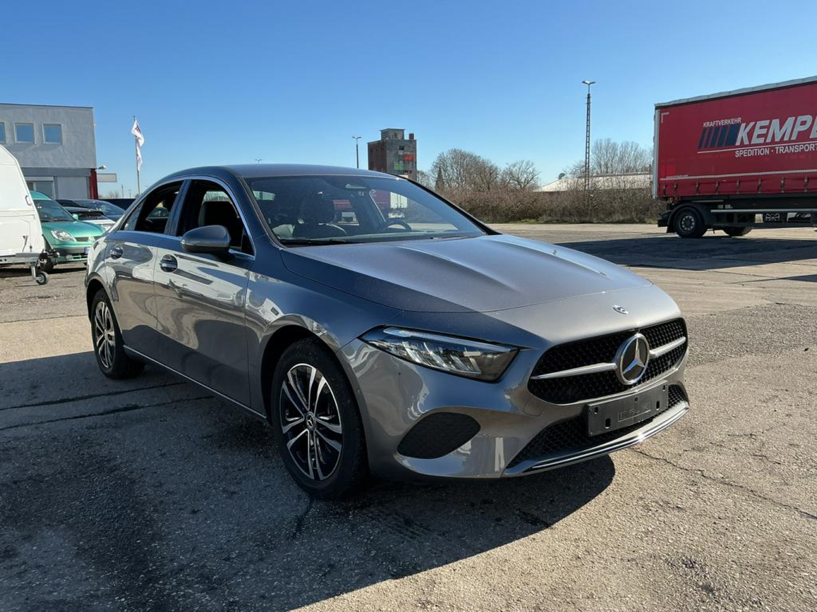 Mercedes-Benz A 250e Progressive - Hybrid - Automatic - 163 hp - 11.473 km Progressive