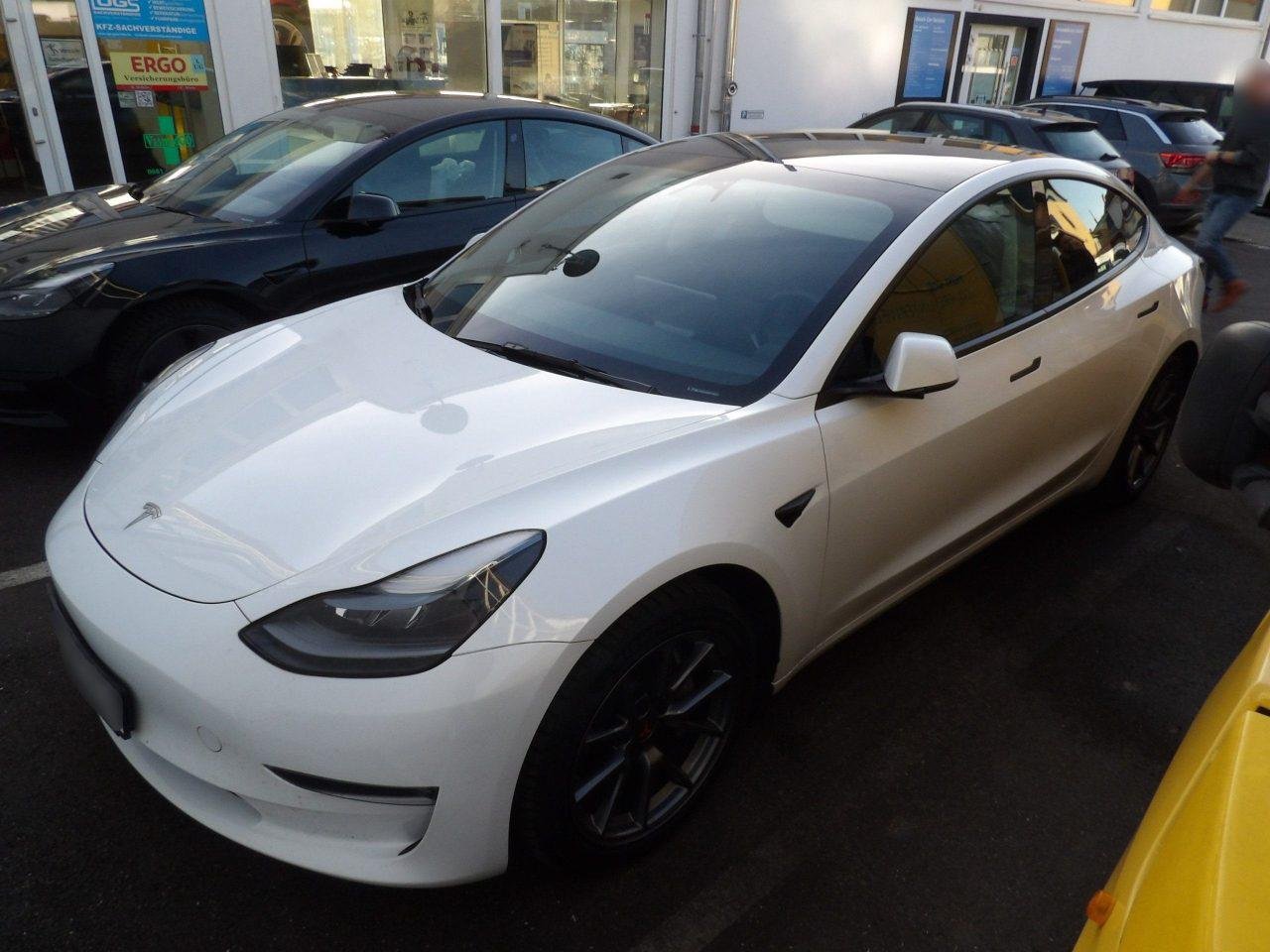 Tesla Model 3 - Electric - Automatic - 498 hp - 109.504 km
