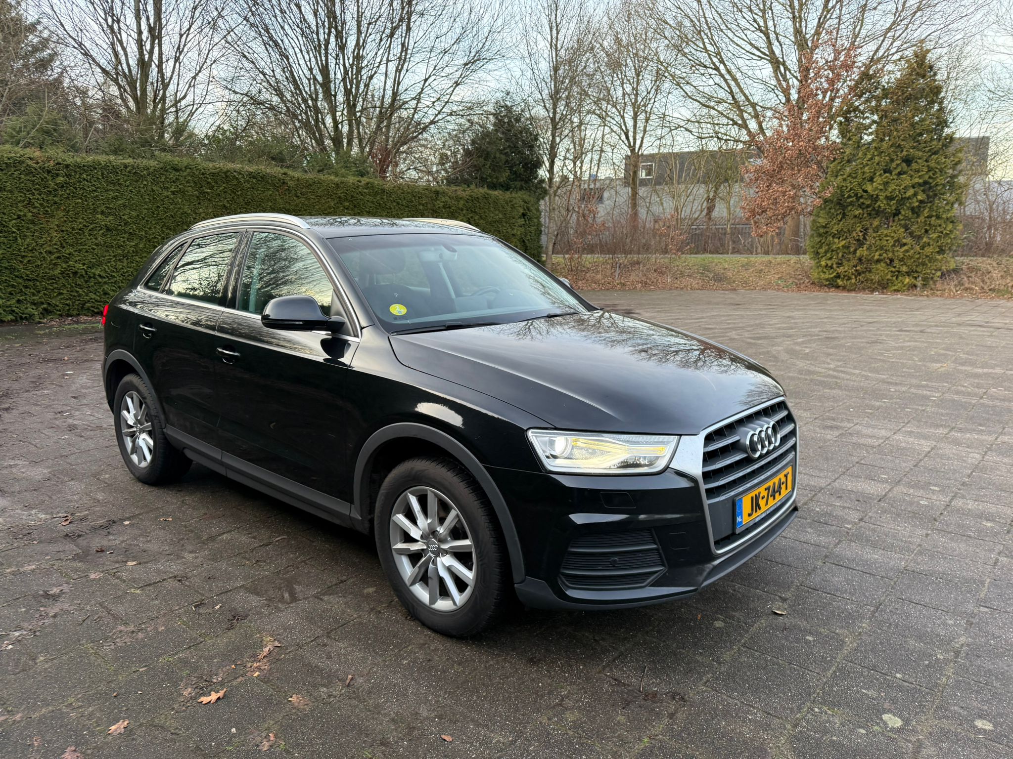 Audi Q3 2.0 TDI Ambiente - Diesel - Manual - 150 hp - 381.533 km