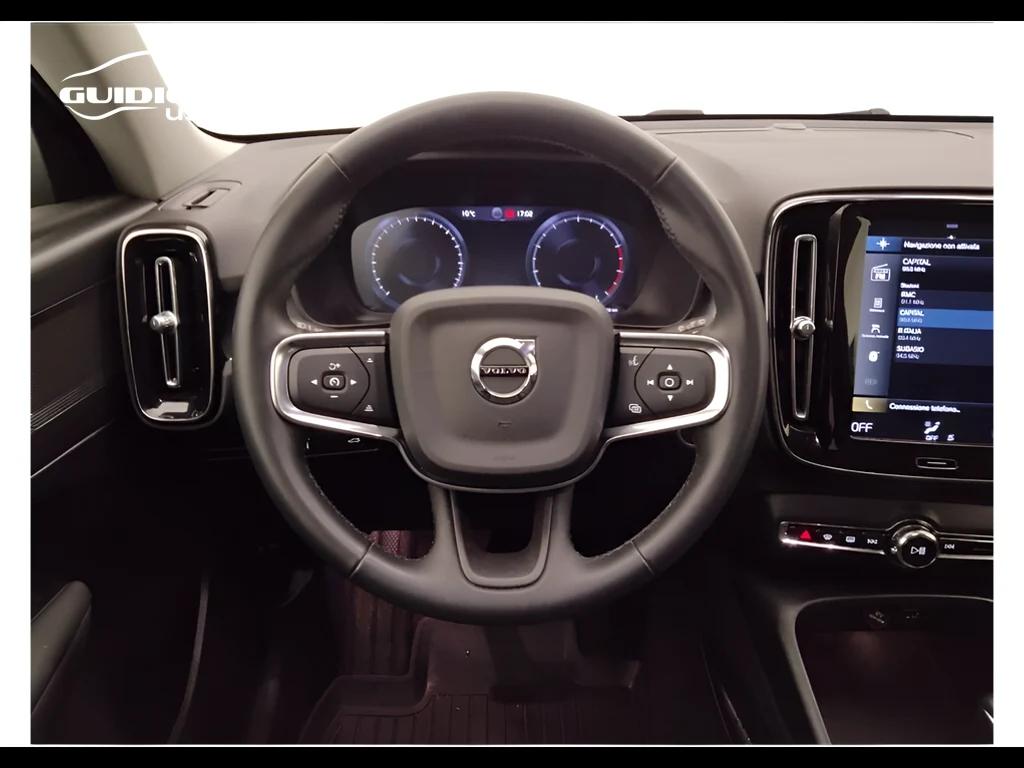 Volvo XC40 1.5 T2 Momentum - Petrol - Manual - 129 hp - 100.490 km