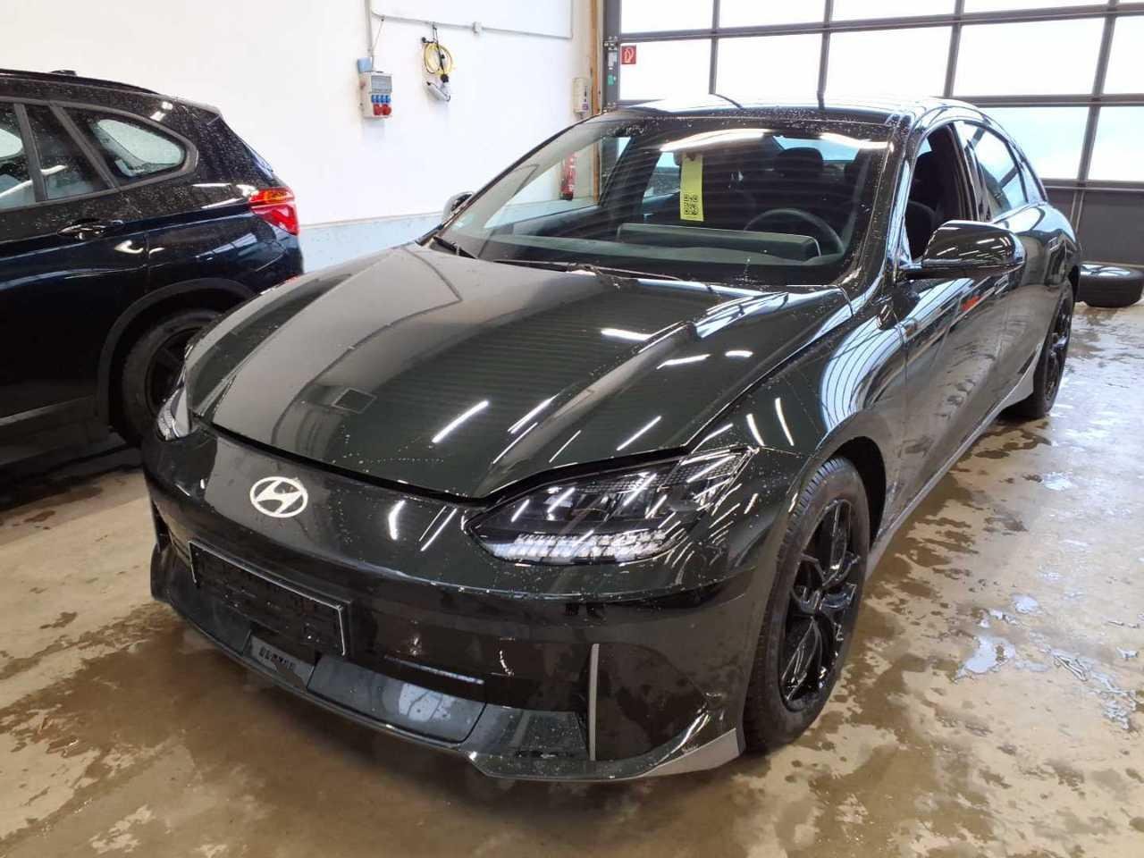 Hyundai Ioniq 6 Dynamiq - Electric - Automatic - 229 hp - 18.974 km Dynamiq