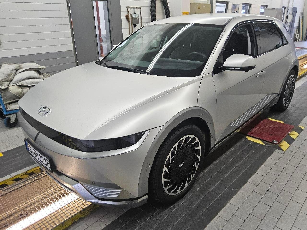 Hyundai Ioniq 5 77,4 kWh Uniq - Electric - Automatic - 228 hp - 31.617 km Uniq