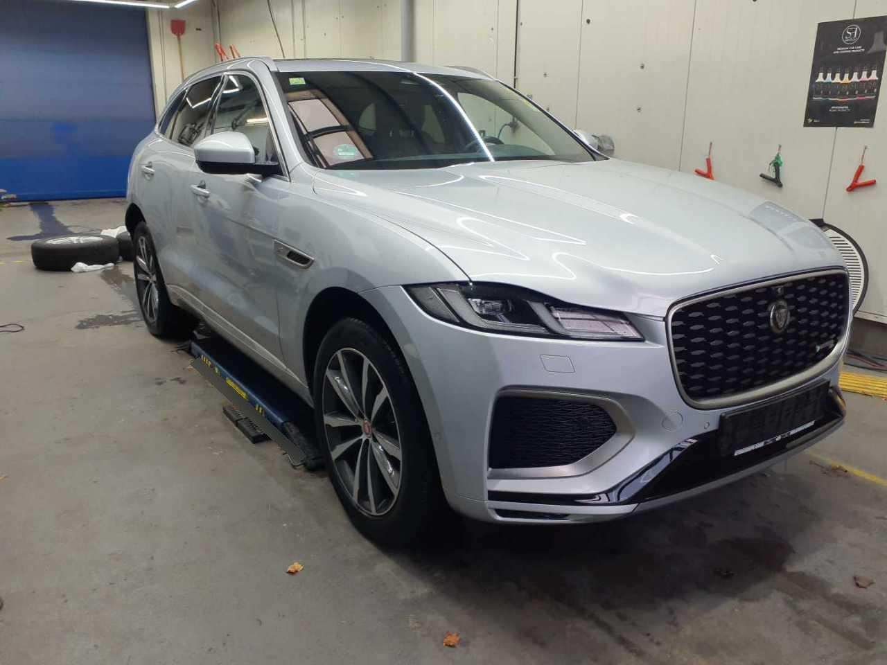 Jaguar F-Pace 2.0 - Diesel - Automatic - 204 hp - 55.487 km 