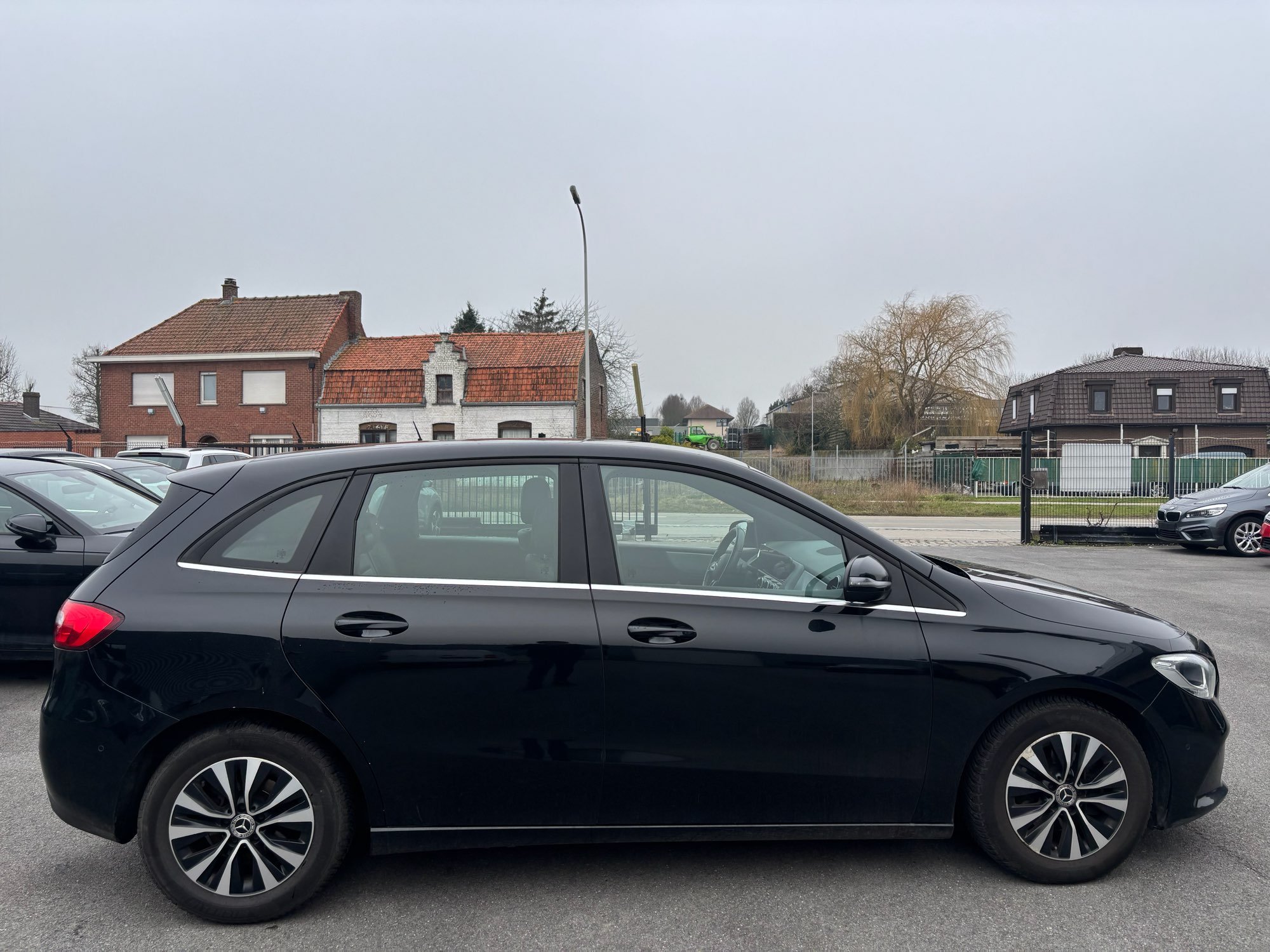 Mercedes-Benz B 180d - Diesel - Automatic - 115 hp - 295.393 km