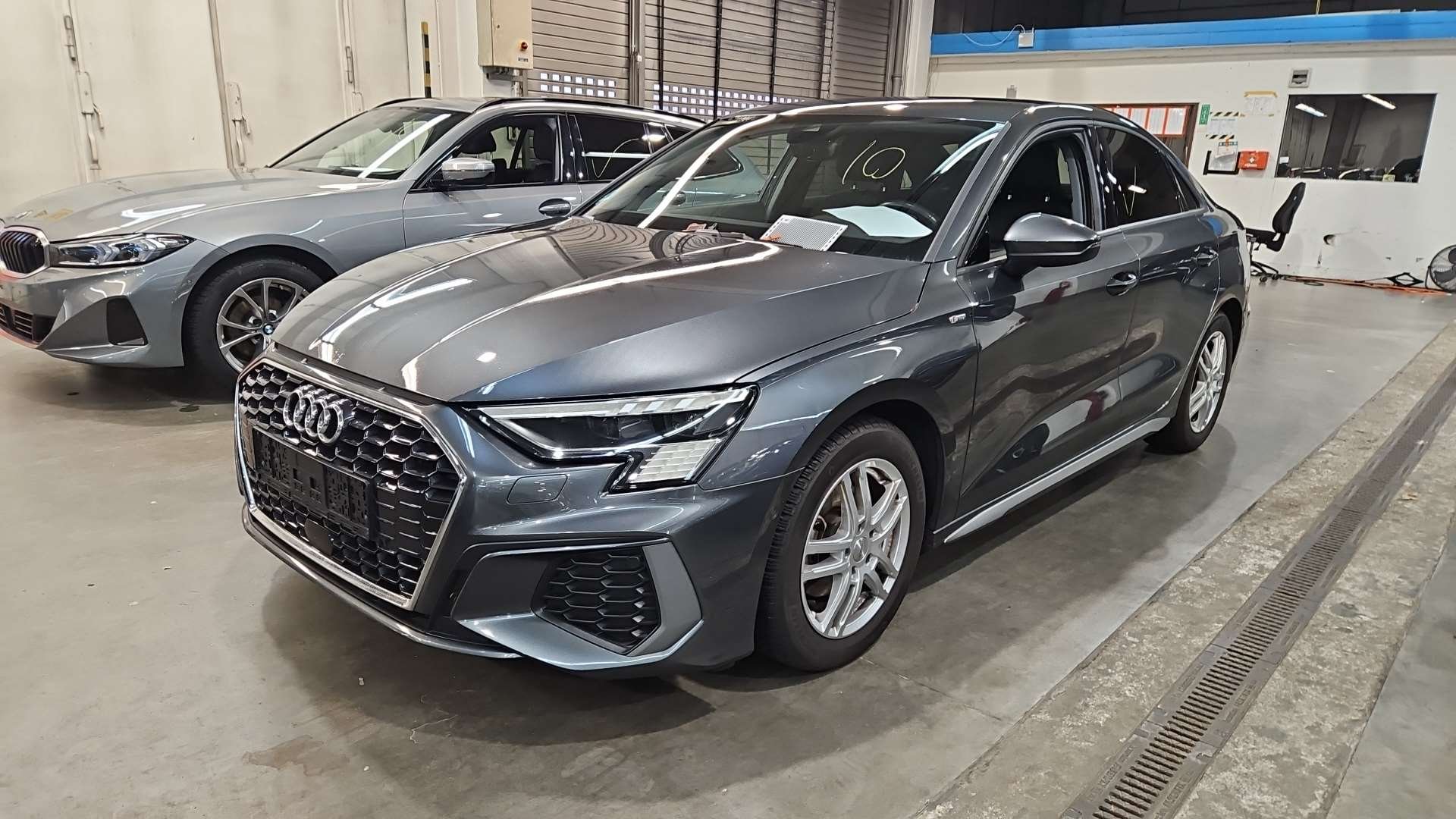 Audi A3 30 TFSI S Line - Petrol - Automatic - 110 hp - 61.776 km