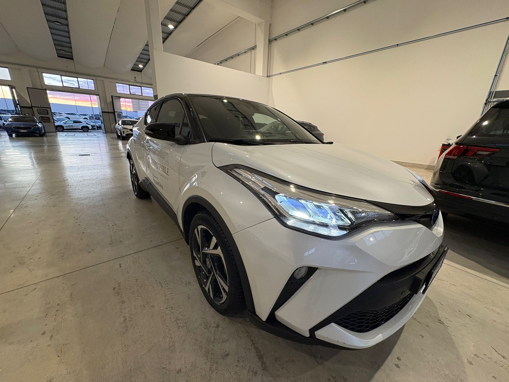 Toyota C-HR 2.0h Trend - Hybrid - Automatic - 152 hp - 66.594 km Trend