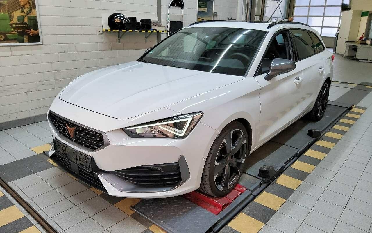 Cupra Leon Sportstourer 2.0 TSI VZ - AWD - Petrol - Automatic - 310 hp - 35.083 km