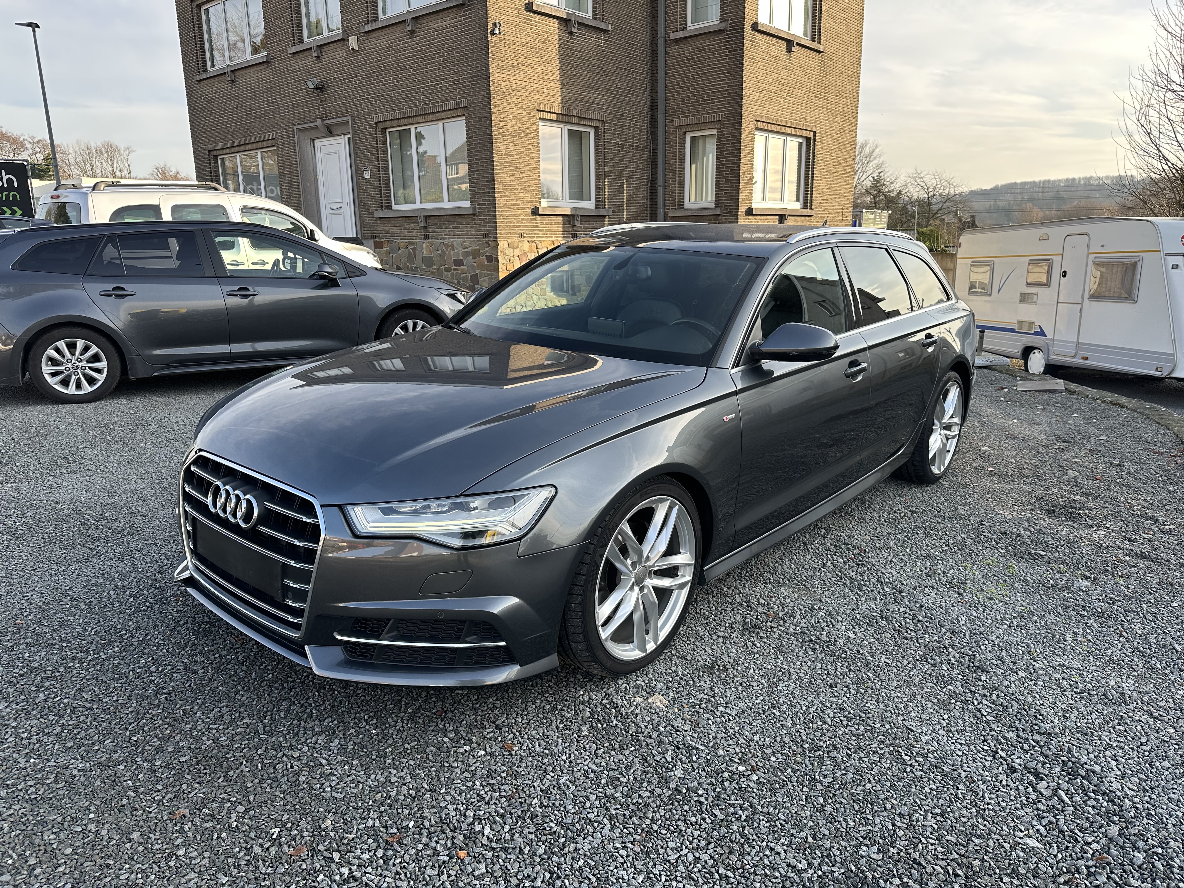 Audi A6 Avant 2.0 TDI S Line - Diesel - Automatic - 190 hp - 202.735 km