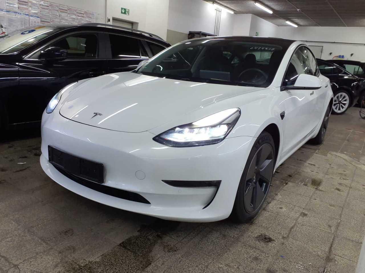 Tesla Model 3 - Electric - Automatic - 498 hp - 127.640 km