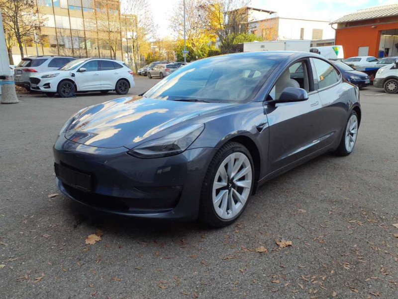Tesla Model 3 - Electric - Automatic - 498 hp - 111.504 km