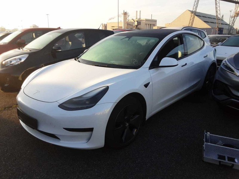 Tesla Model 3 - Electric - Automatic - 325 hp - 97.702 km
