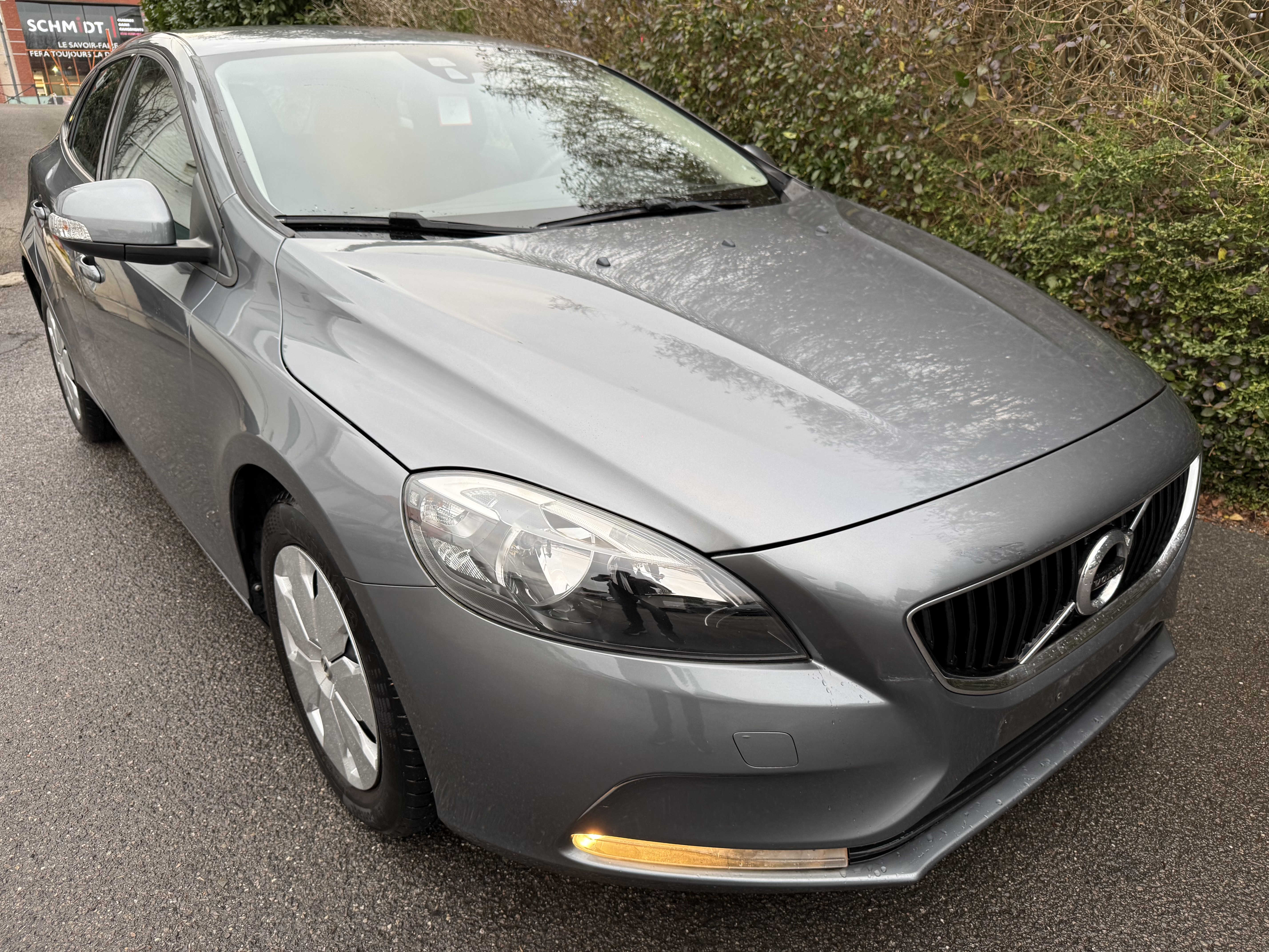 Volvo V40 T2 - Petrol - Manual - 122 hp - 74.498 km 