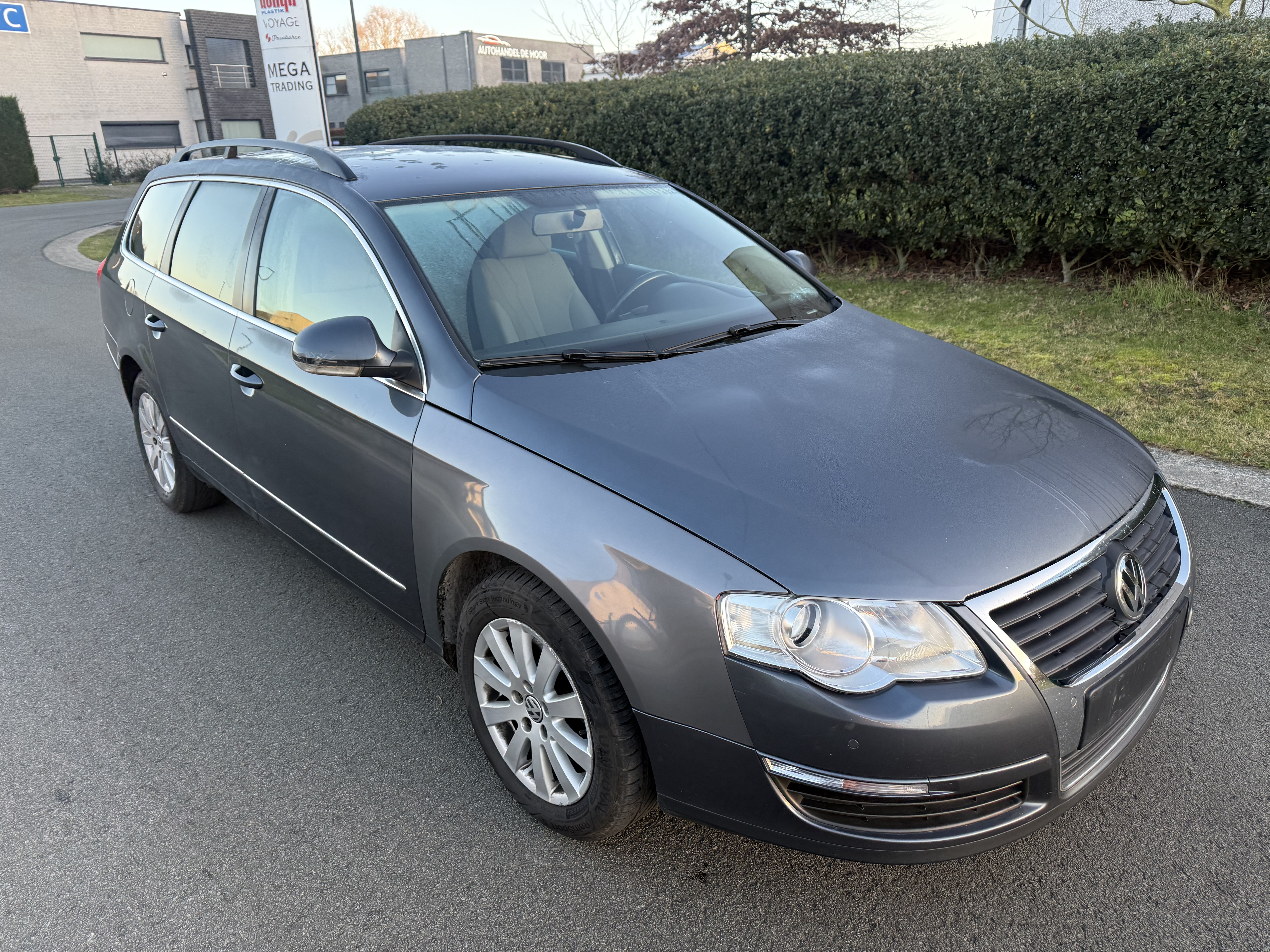 Volkswagen Passat Variant 2.0 TDI Comfortline - Diesel - Manual - 110 hp - 220.541 km Comfortline