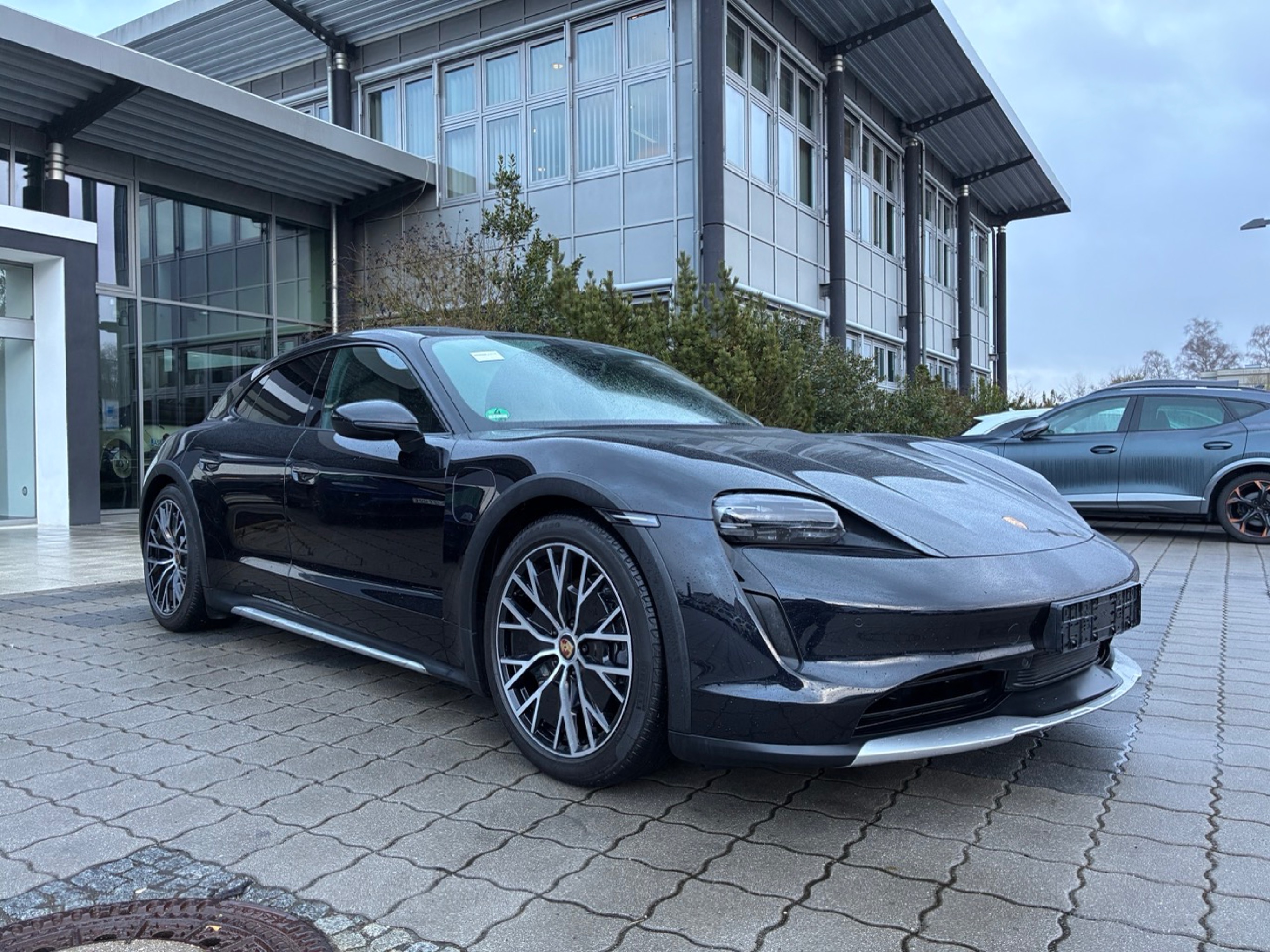 Porsche Taycan 4 - AWD - Electric - Automatic - 476 hp - 111.048 km 