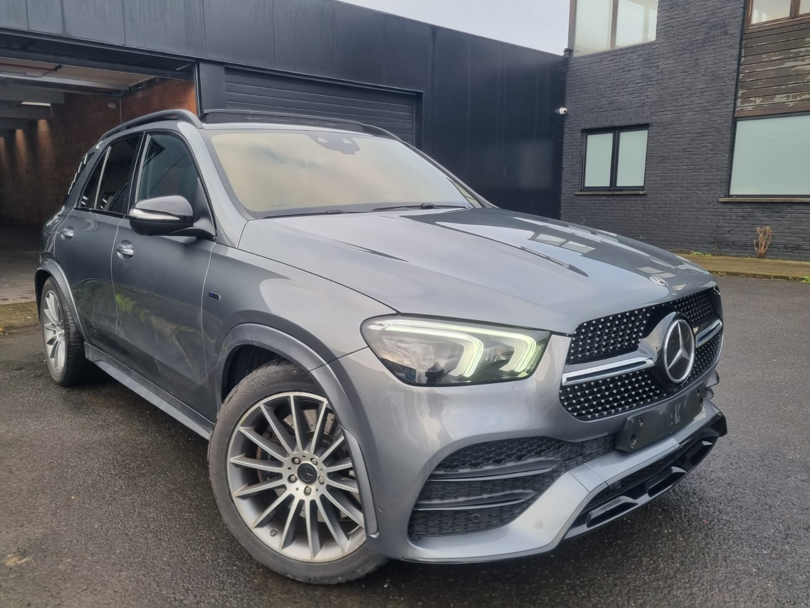 Mercedes-Benz GLE 350de AMG Line Premium - 4-Matic - Hybrid - Automatic - 194 hp - 212.226 km