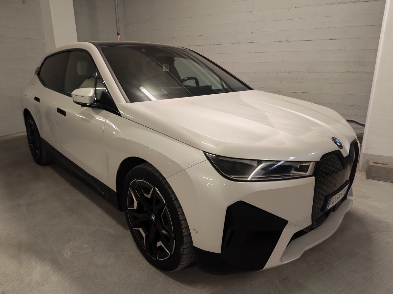 BMW iX 50 - xDrive - Electric - Automatic - 523 hp - 53.552 km 