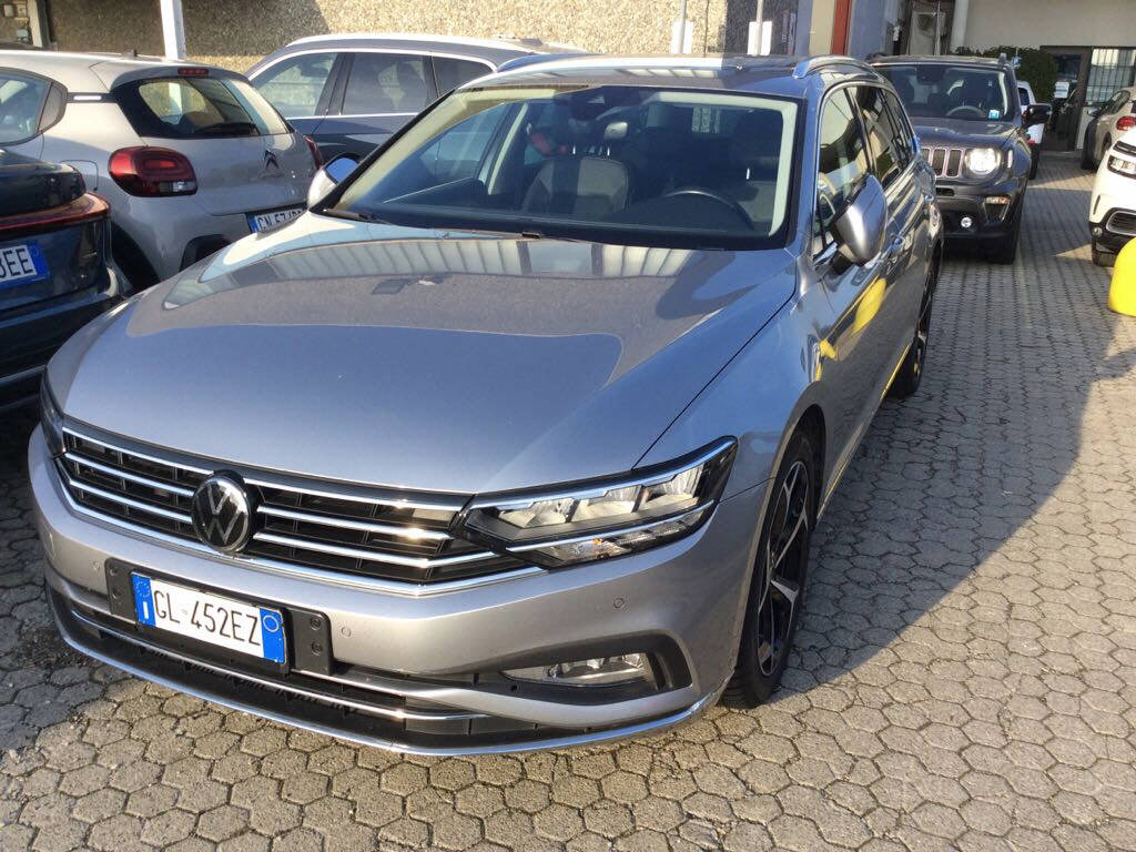Volkswagen Passat 2.0 TDI Executive - Diesel - Automatic - 200 hp - 190.659 km