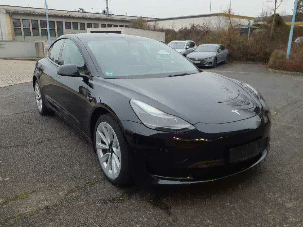 Tesla Model 3 Standard Range 60 kWh - Electric - Automatic - 282 hp - 90.021 km 
