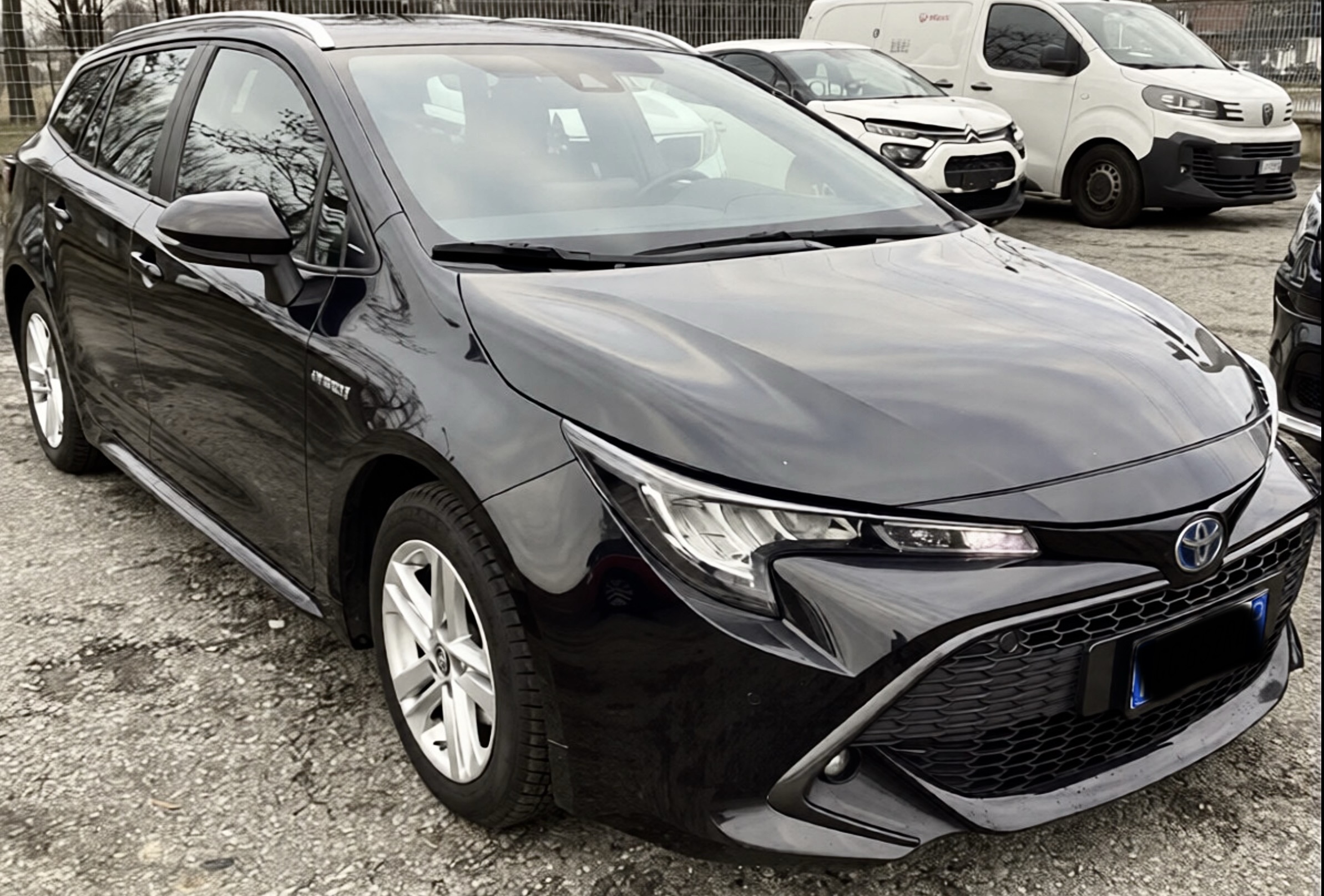 Toyota Corolla Touring Sports 1.8 Business - Hybrid - Automatic - 122 hp - 165.065 km Business