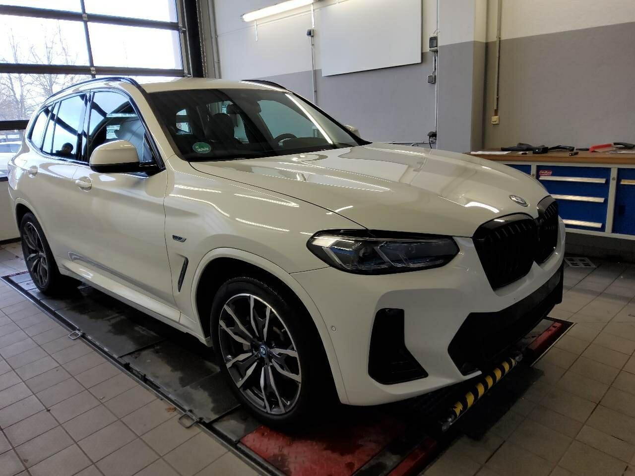 BMW X3 30e - xDrive - Hybrid - Automatic - 184 hp - 39.451 km 